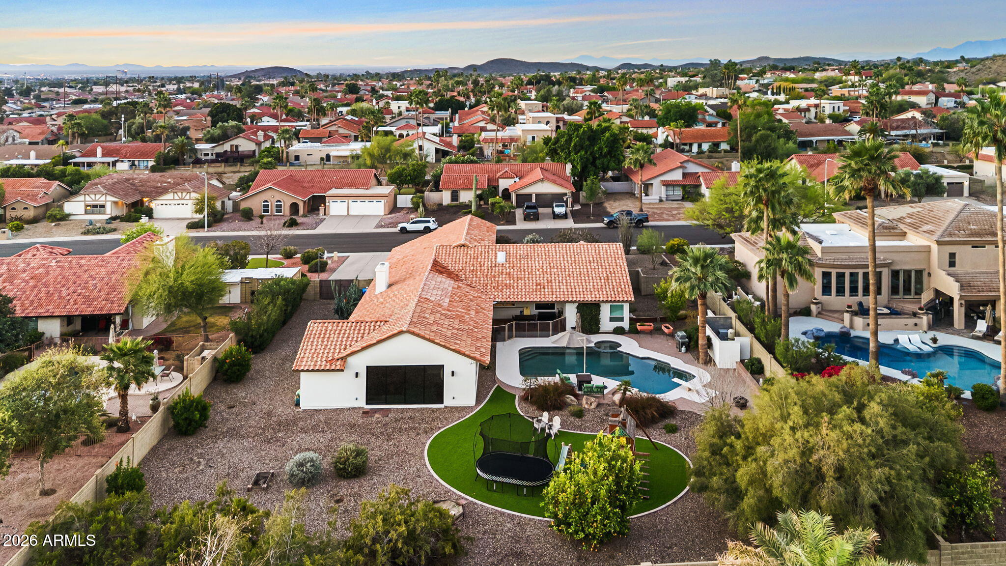 3904 E AHWATUKEE Drive