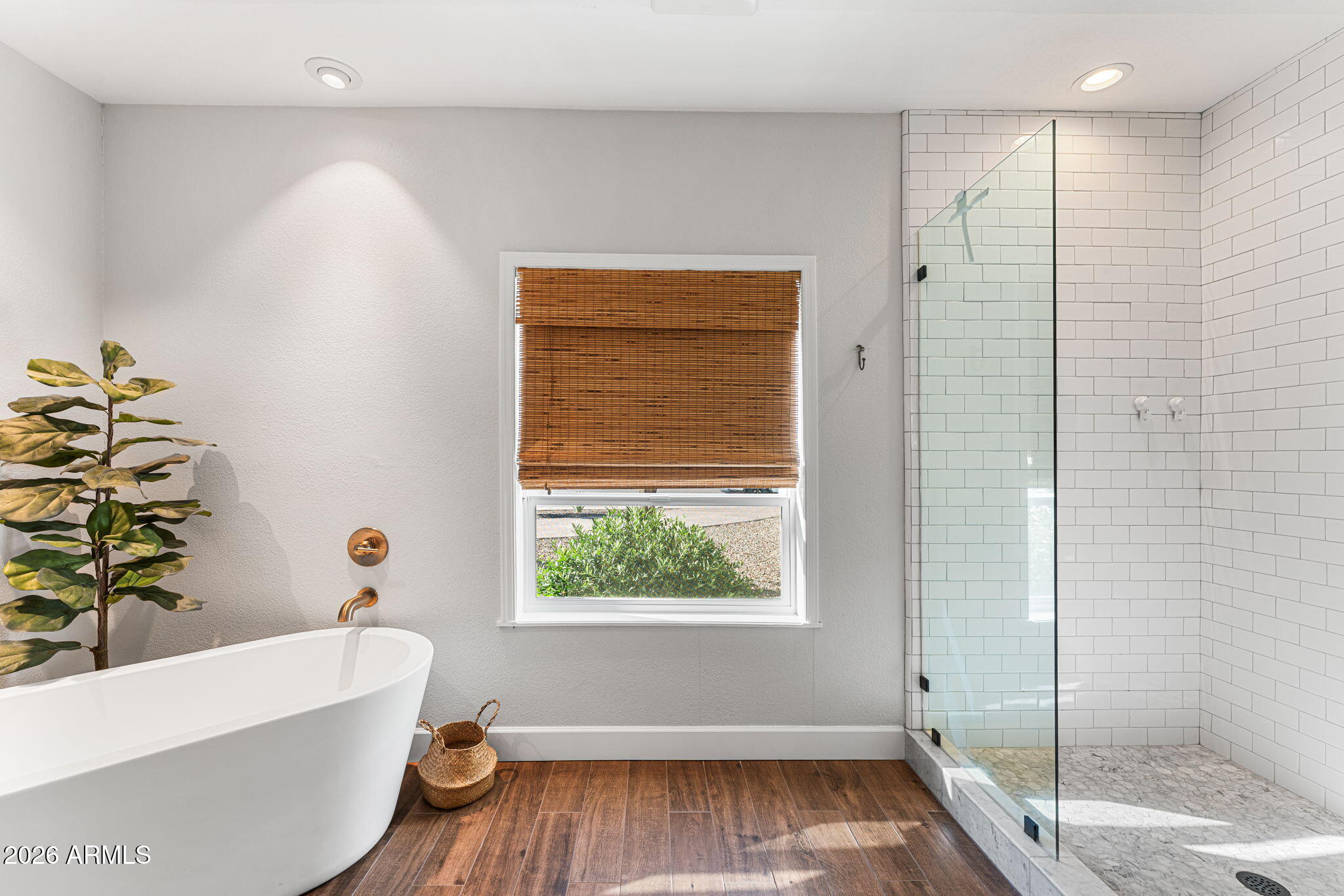 3904 E AHWATUKEE Drive