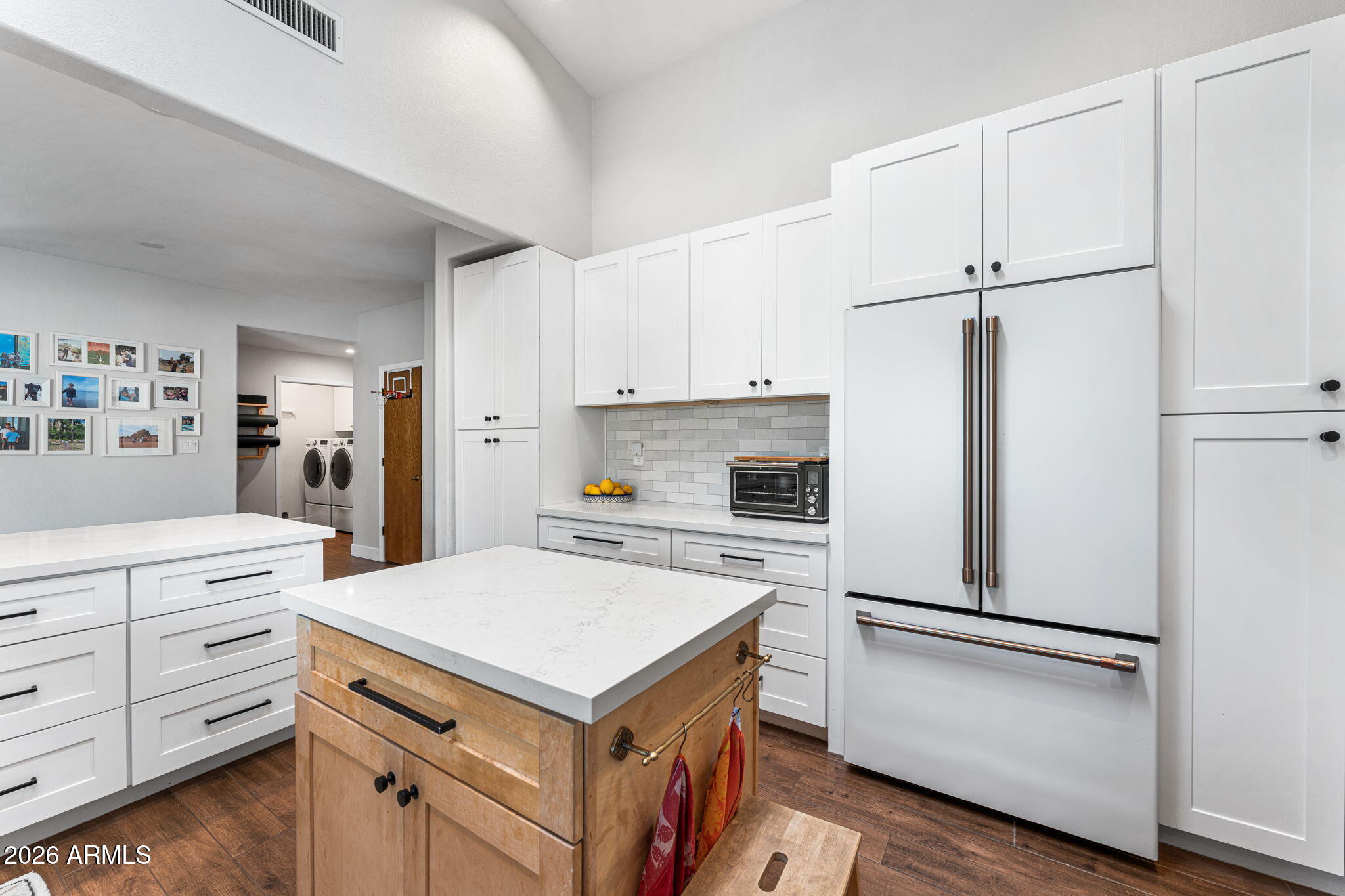 3904 E AHWATUKEE Drive