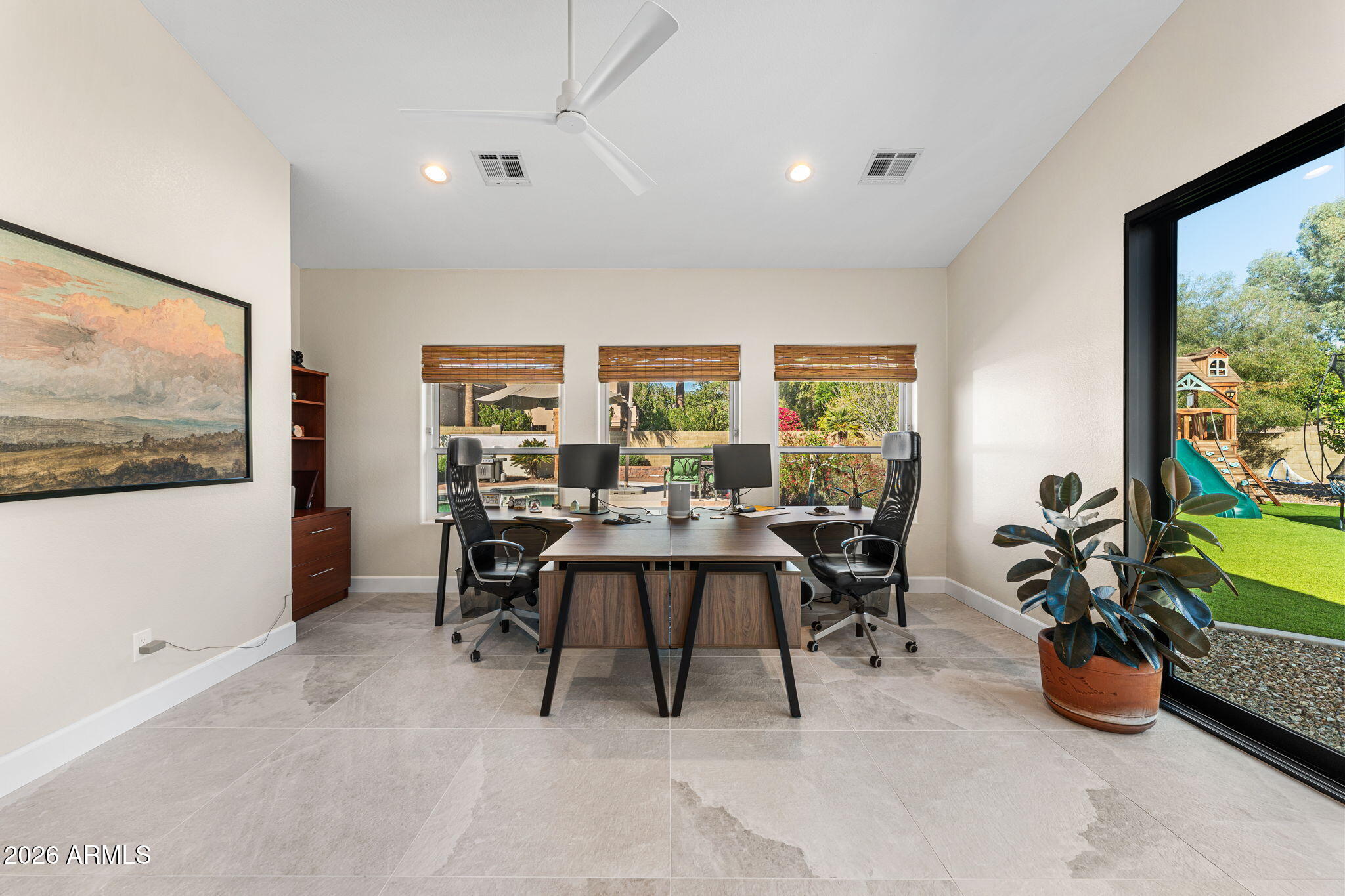 3904 E AHWATUKEE Drive