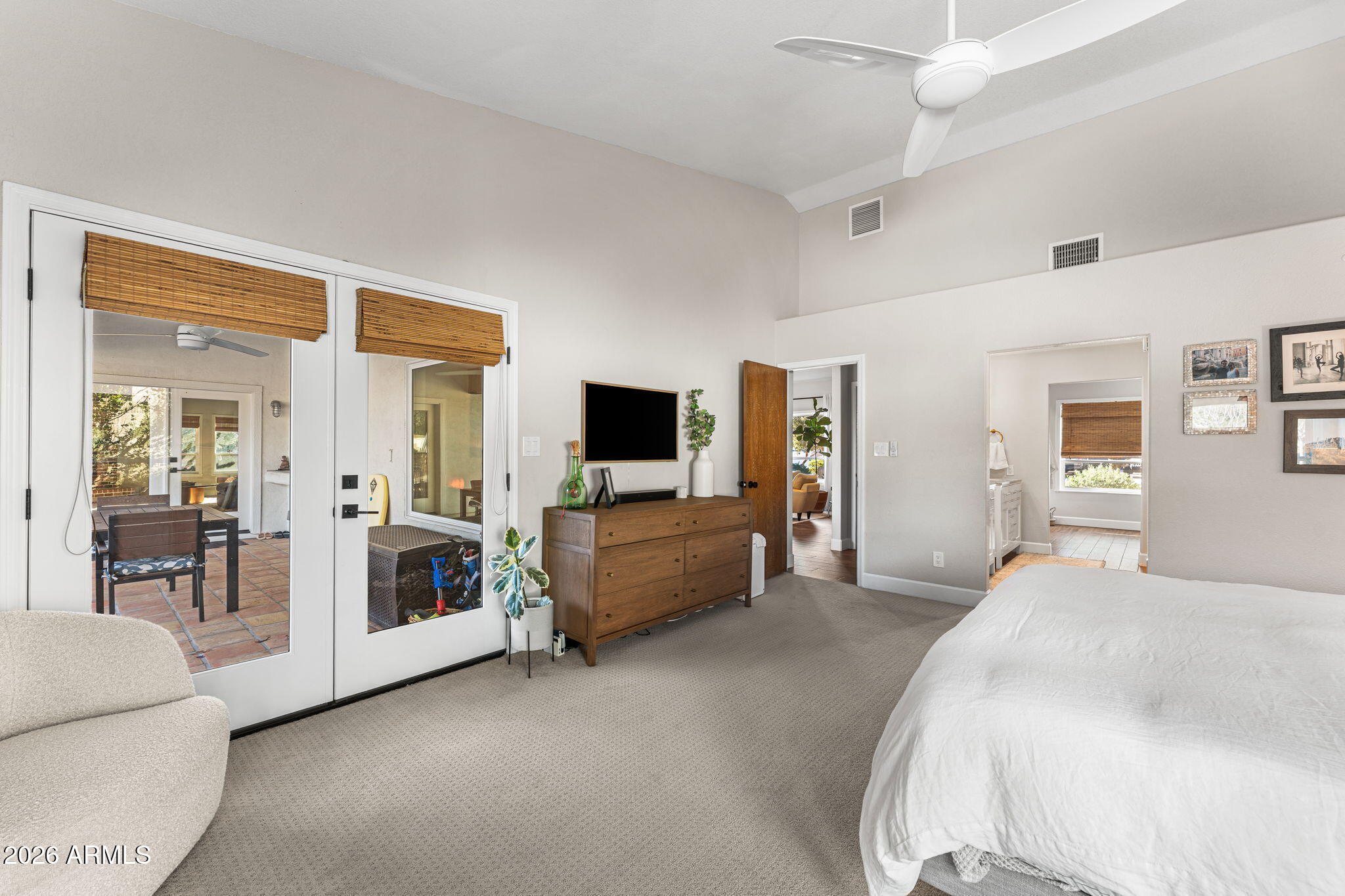 3904 E AHWATUKEE Drive