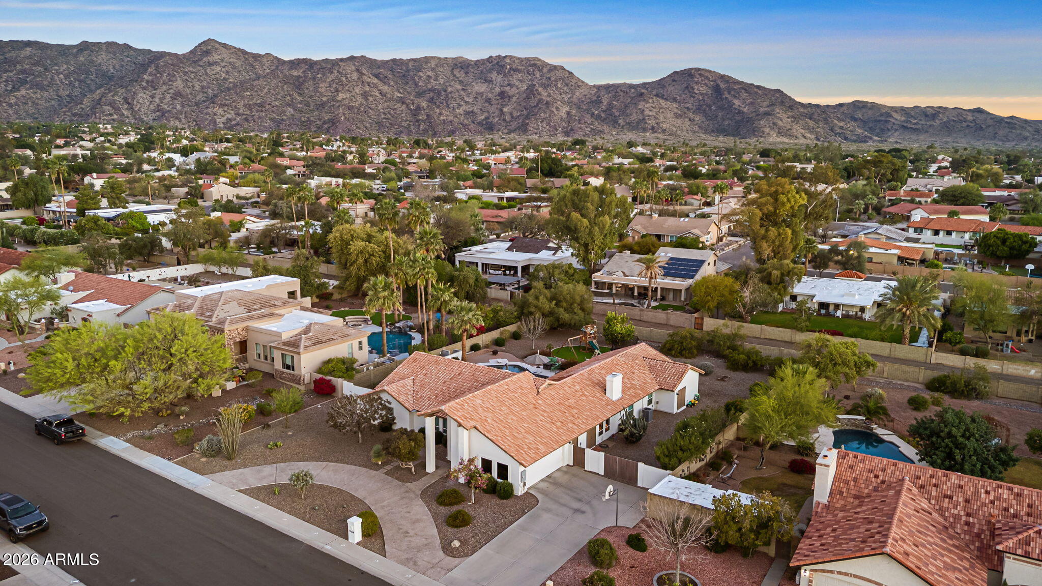 3904 E AHWATUKEE Drive