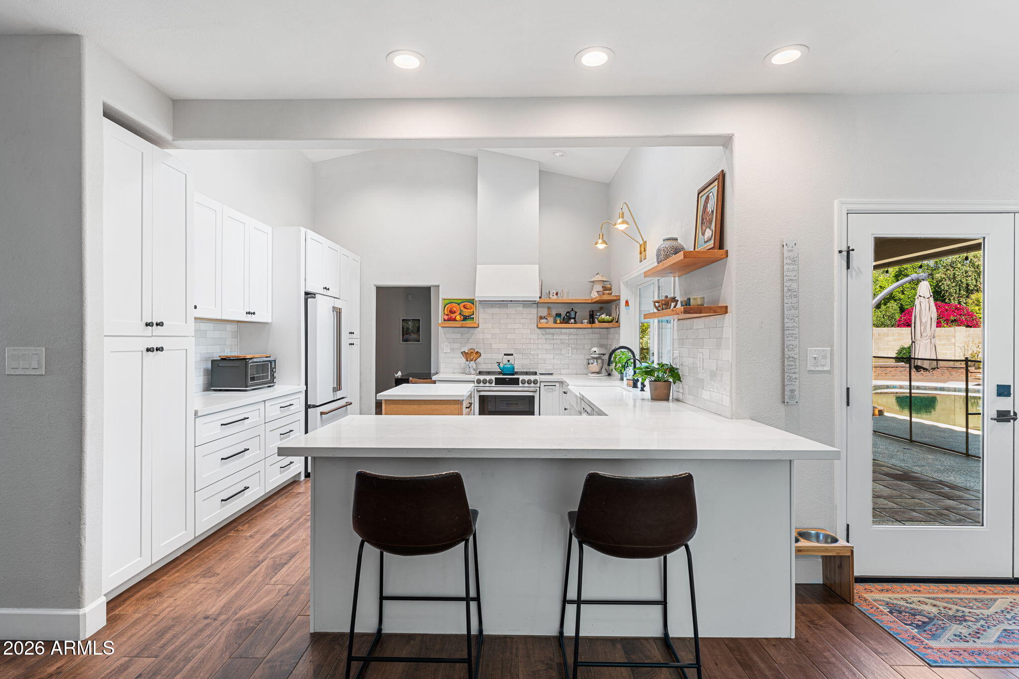 3904 E AHWATUKEE Drive