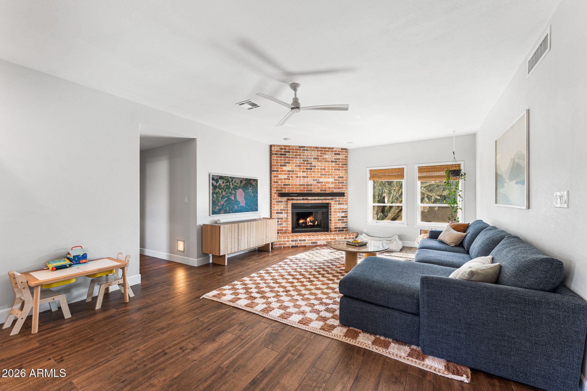 3904 E AHWATUKEE Drive