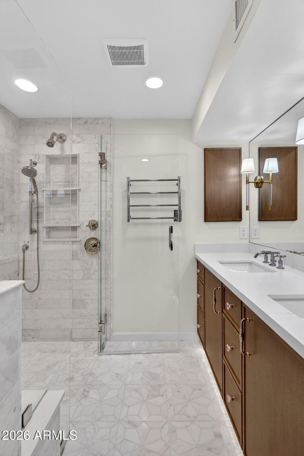 531 W STELLA Lane