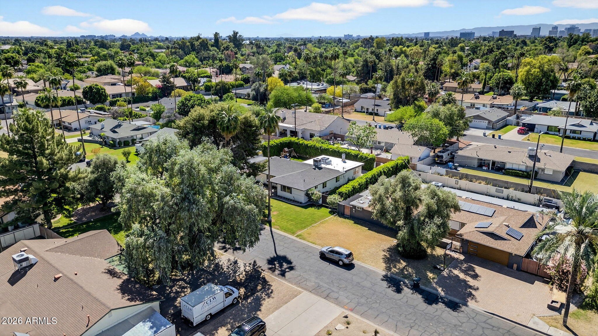 531 W STELLA Lane