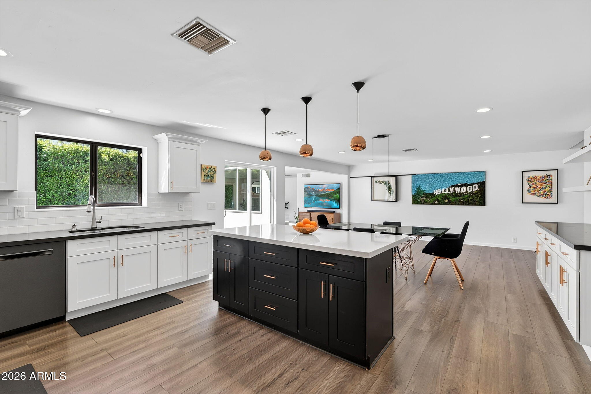 531 W STELLA Lane