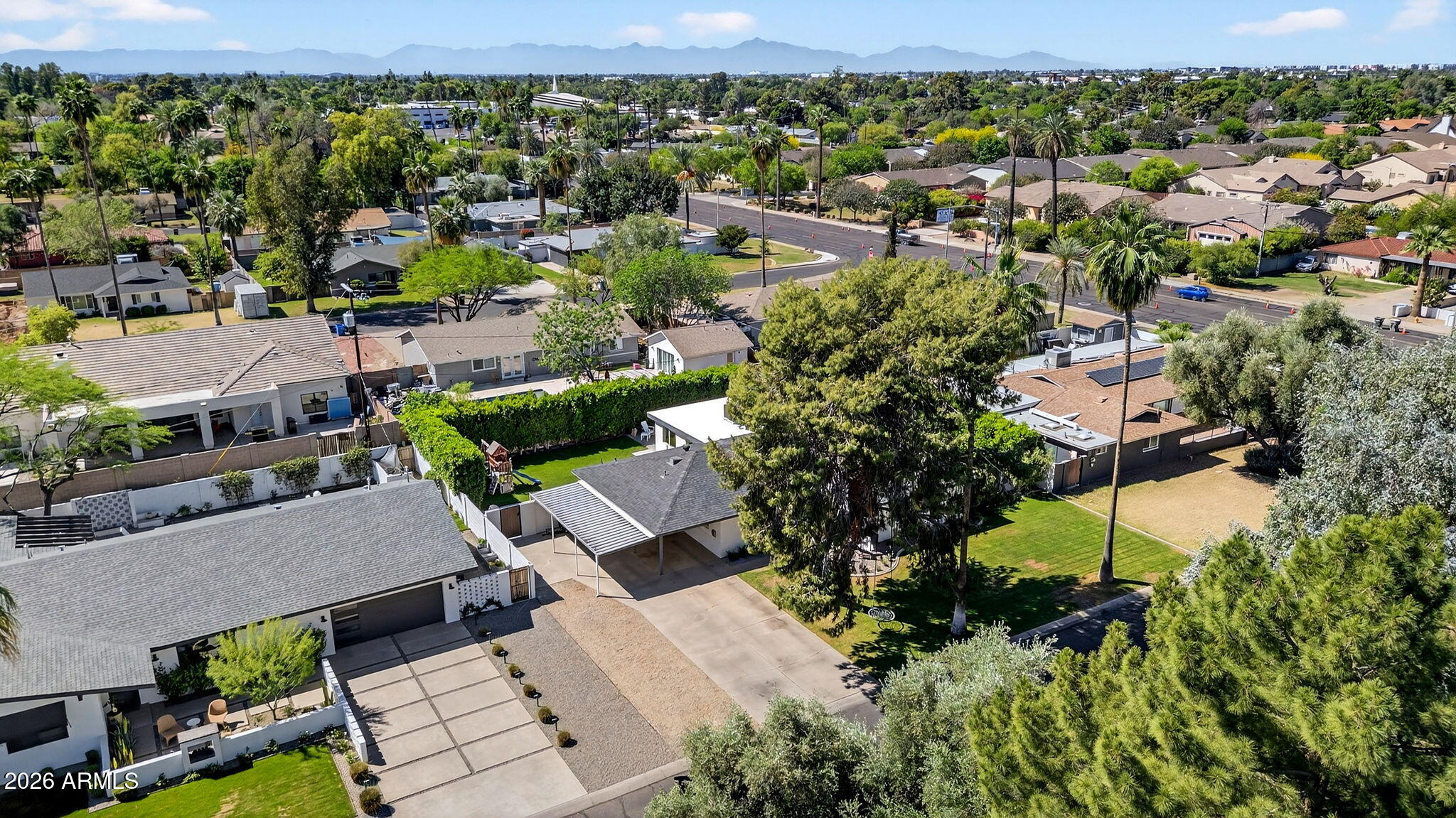 531 W STELLA Lane