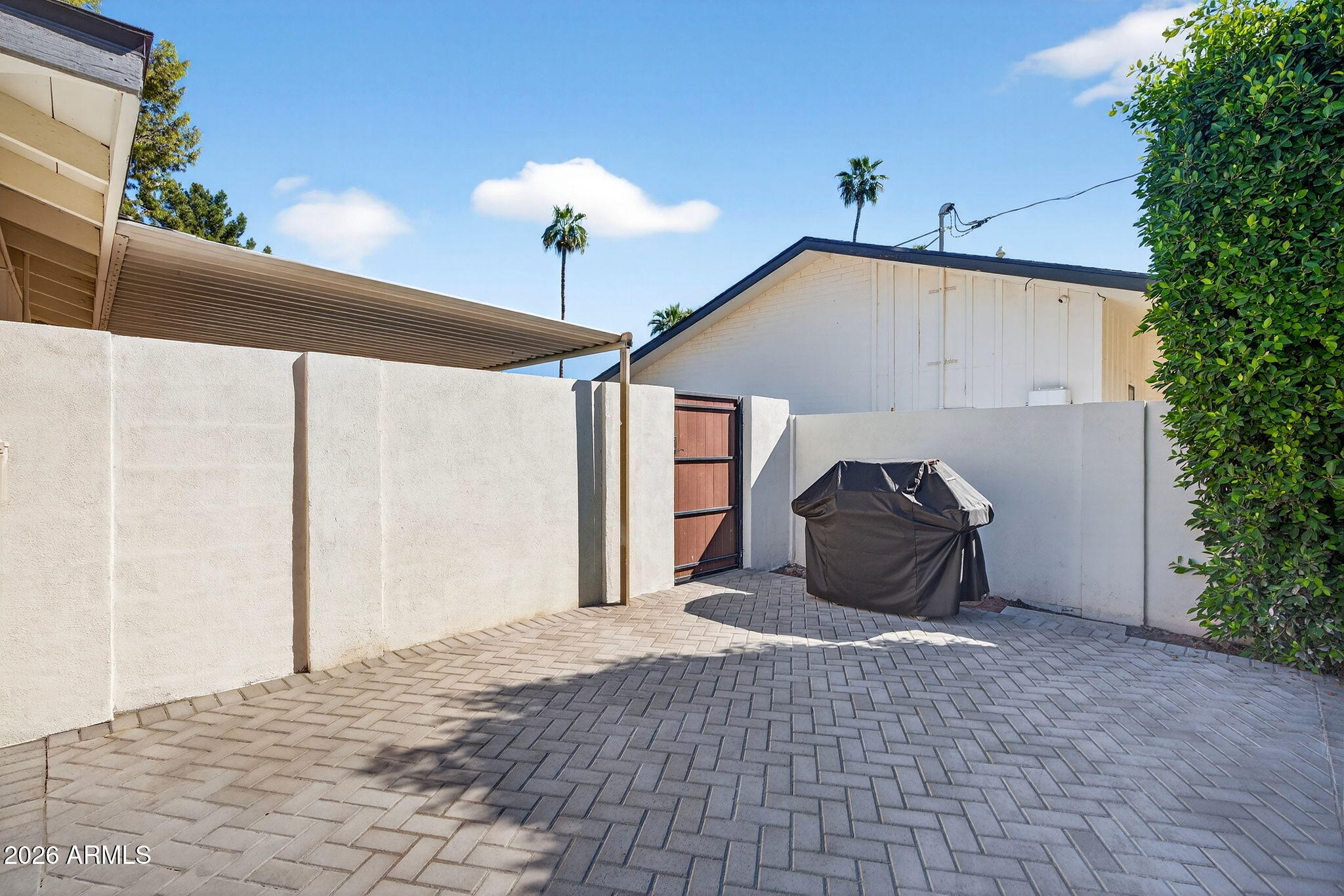 531 W STELLA Lane