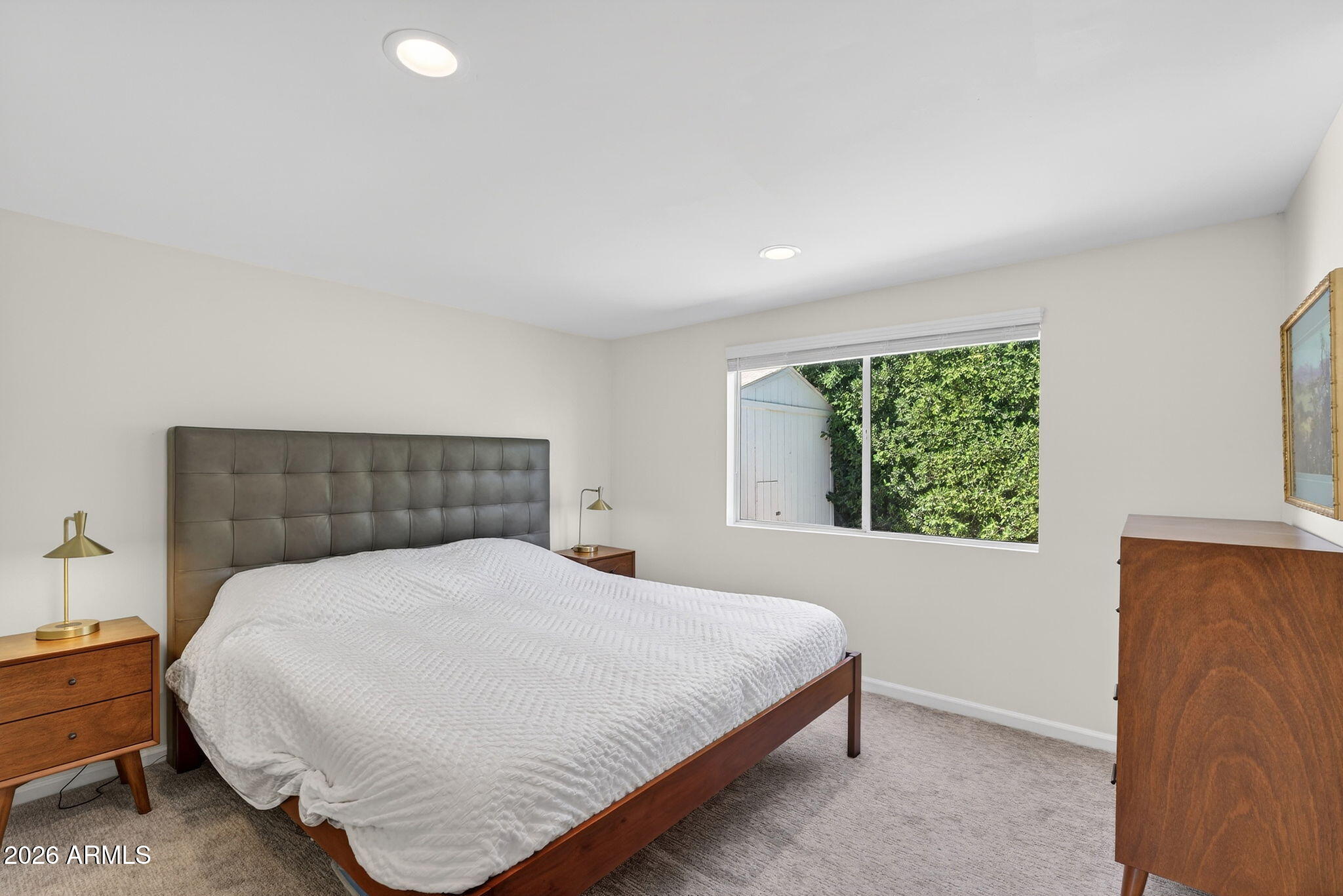 531 W STELLA Lane