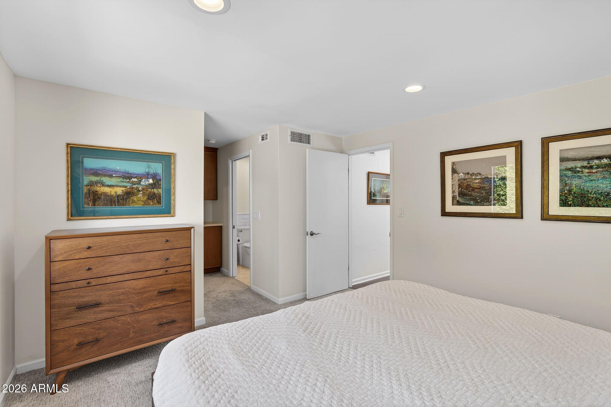 531 W STELLA Lane
