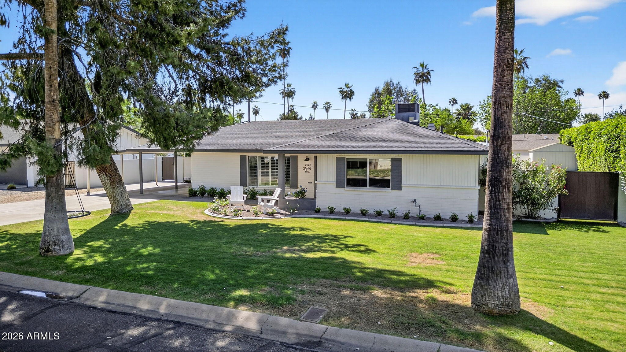 531 W STELLA Lane