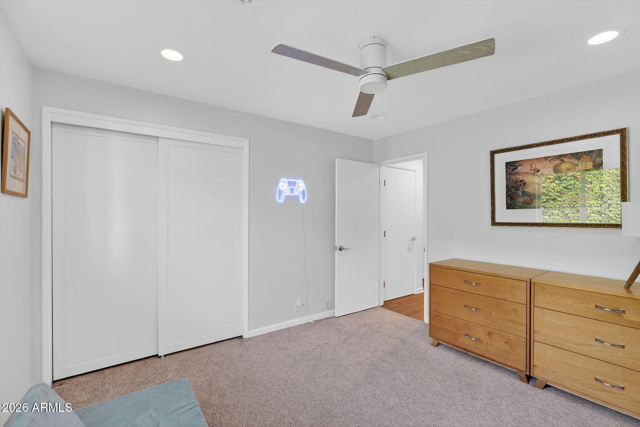 531 W STELLA Lane