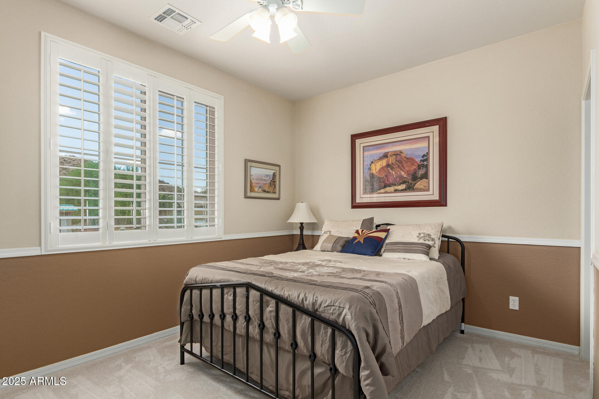 583 W BISMARK Street