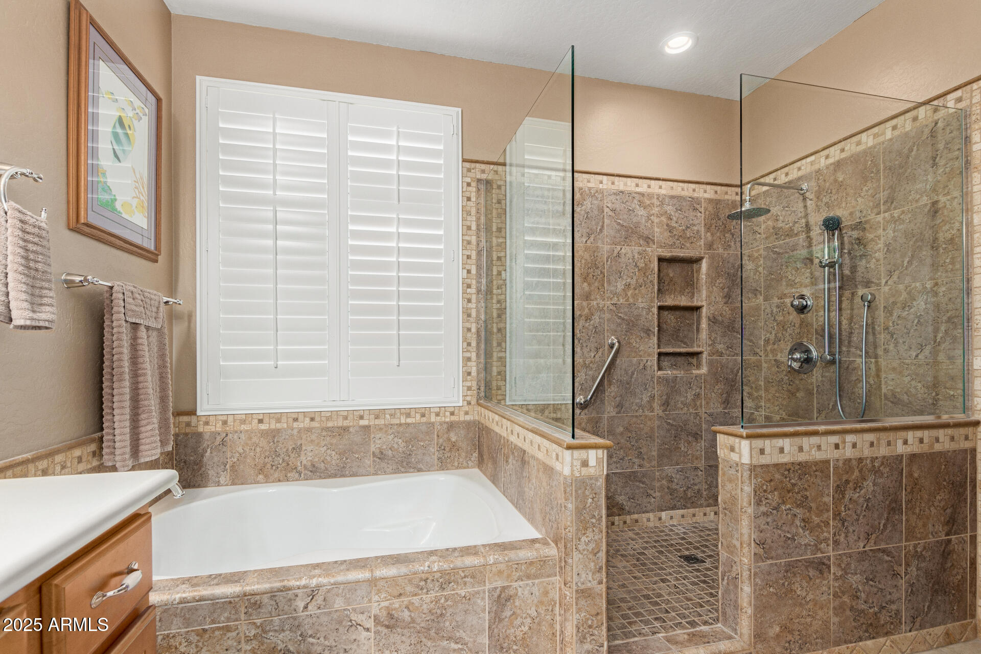 583 W BISMARK Street