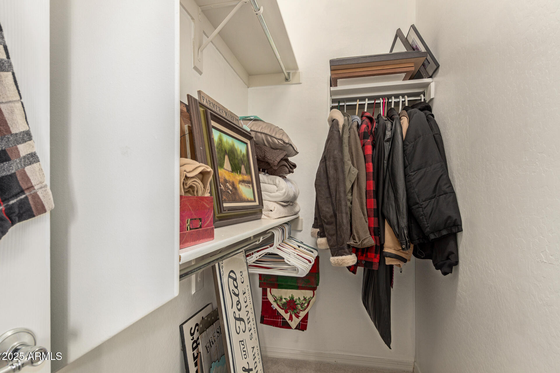 583 W BISMARK Street