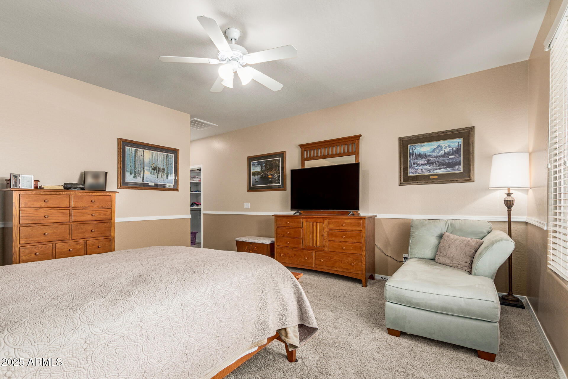 583 W BISMARK Street