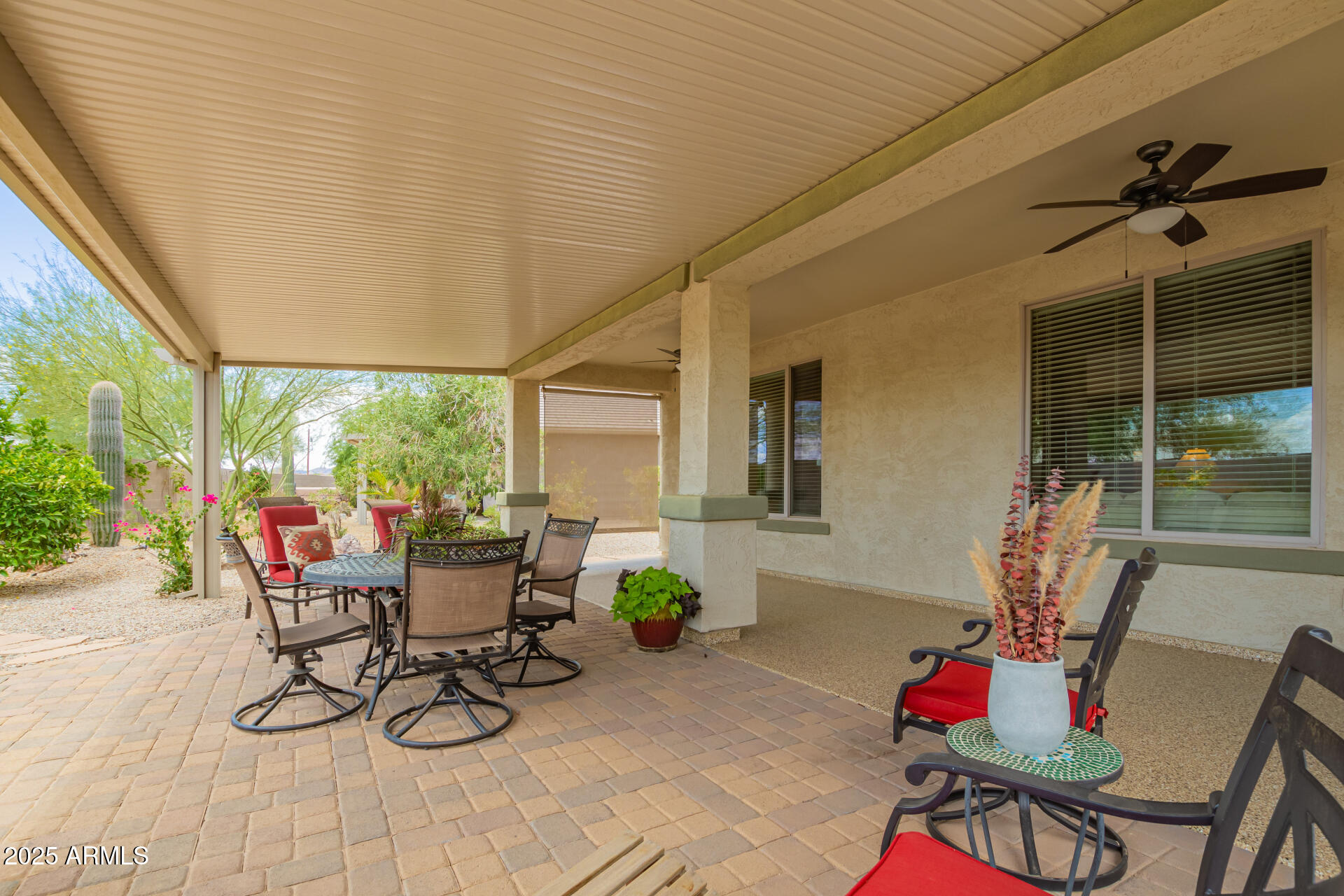 583 W BISMARK Street