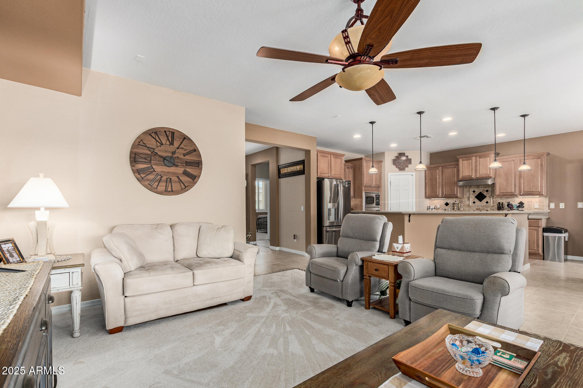 583 W BISMARK Street