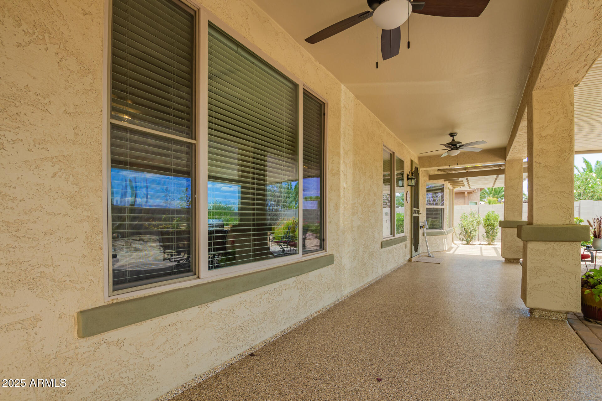 583 W BISMARK Street