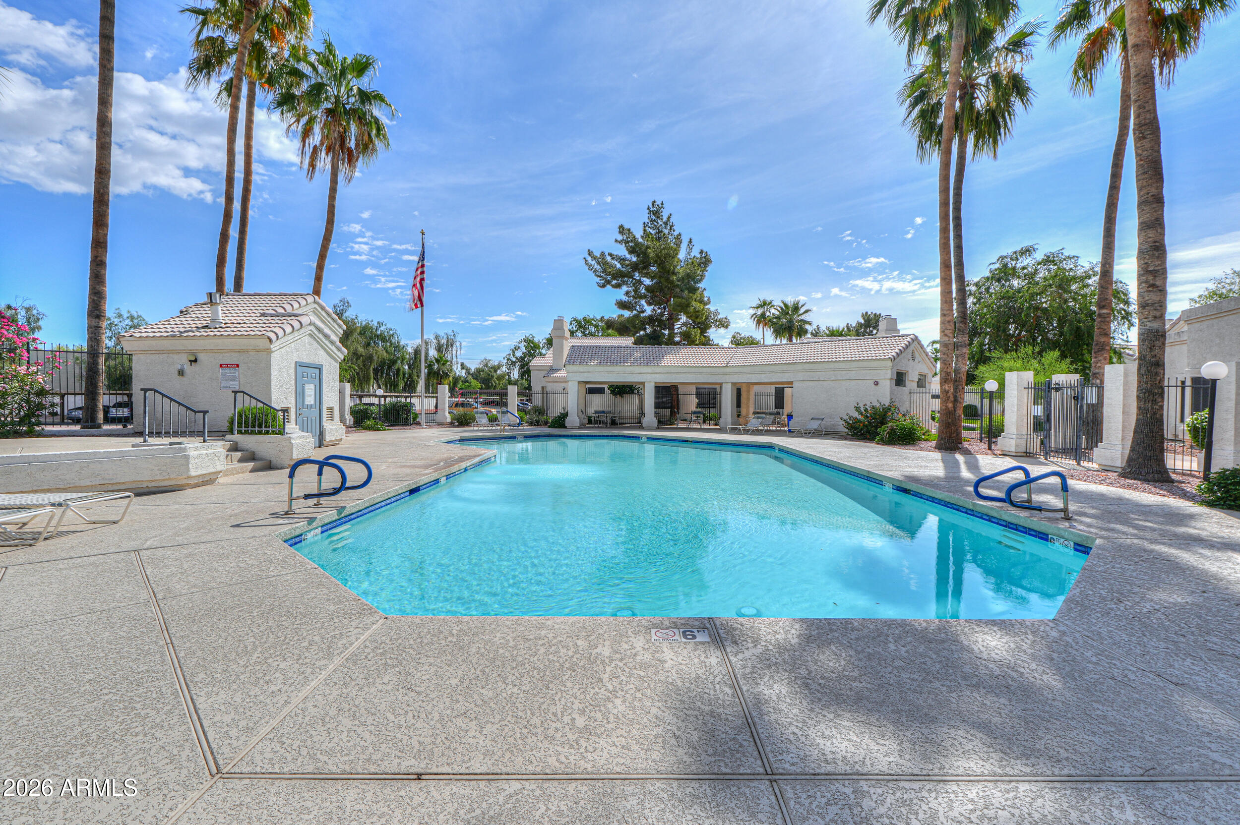 2100 W LEMON TREE Place 3