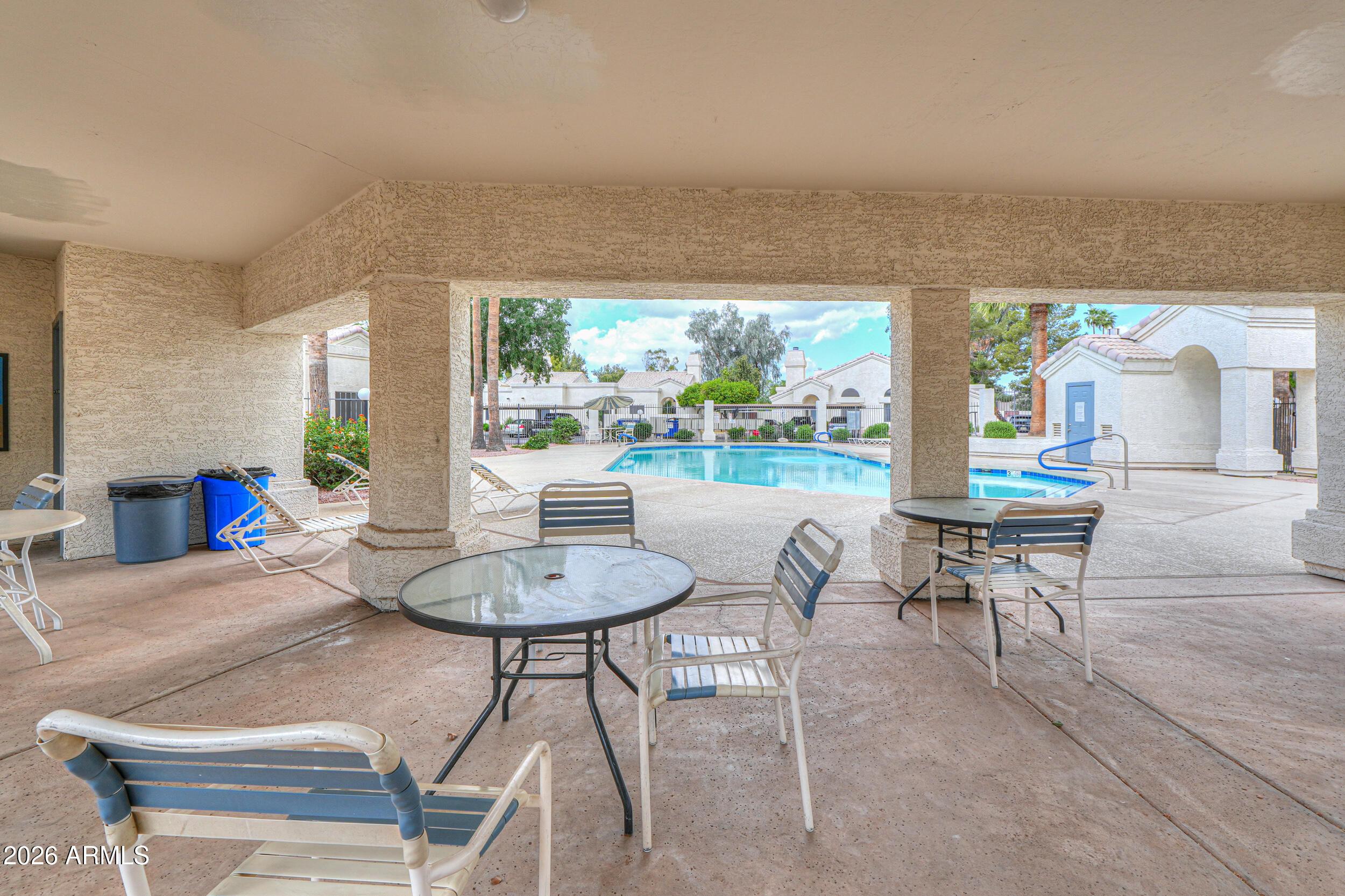 2100 W LEMON TREE Place 3