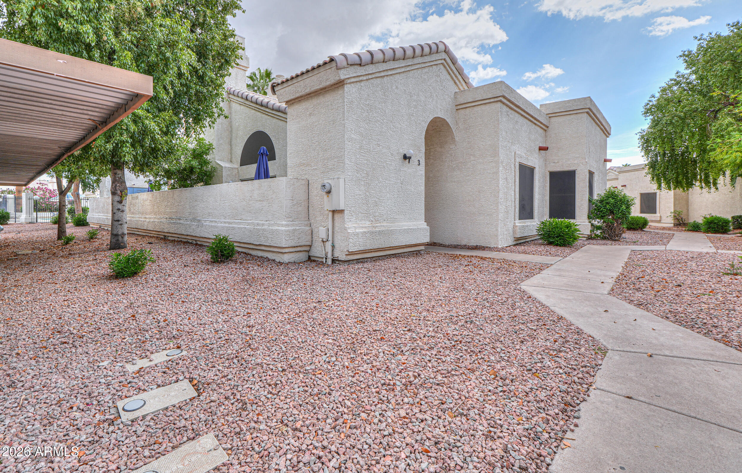 2100 W LEMON TREE Place 3