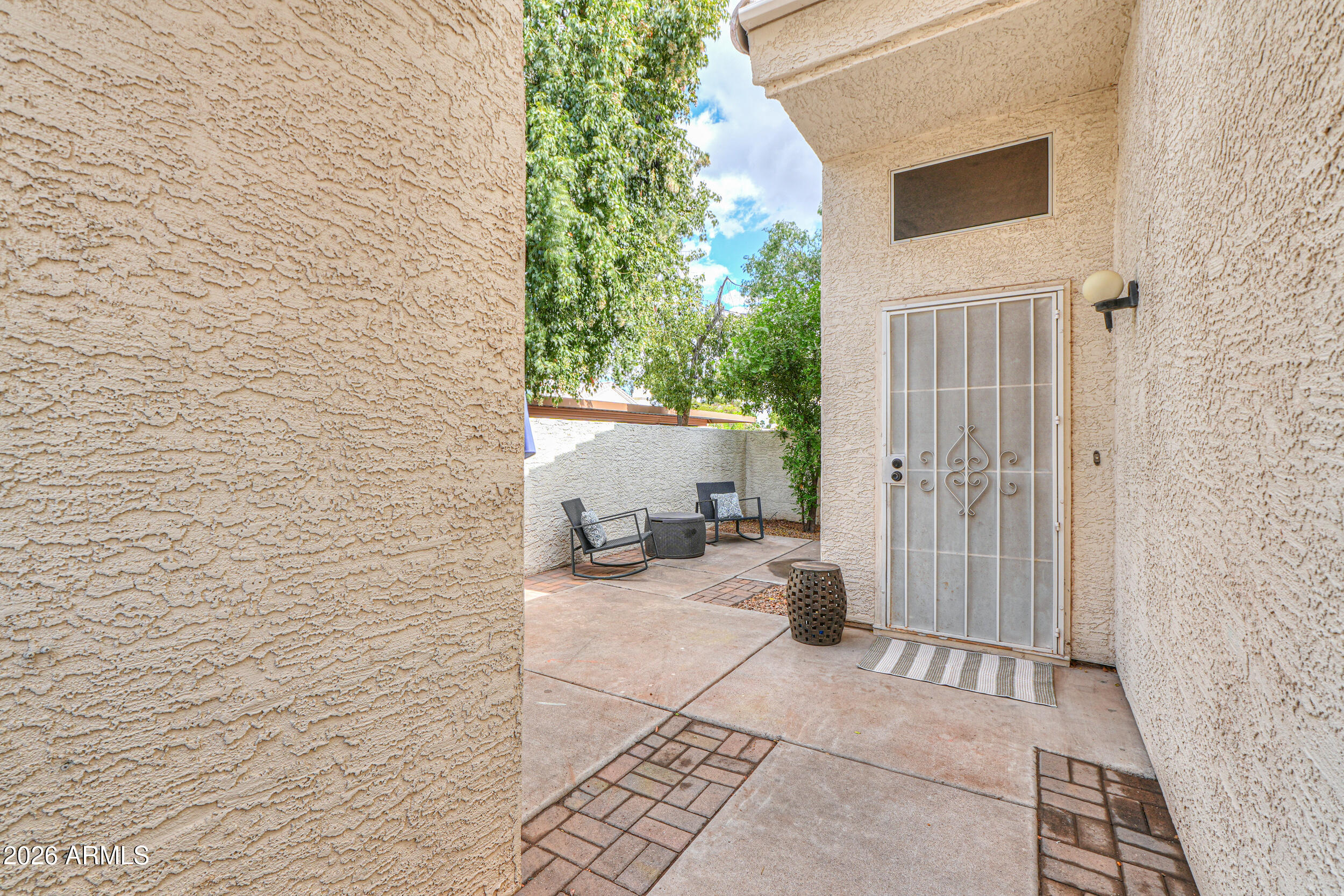2100 W LEMON TREE Place 3