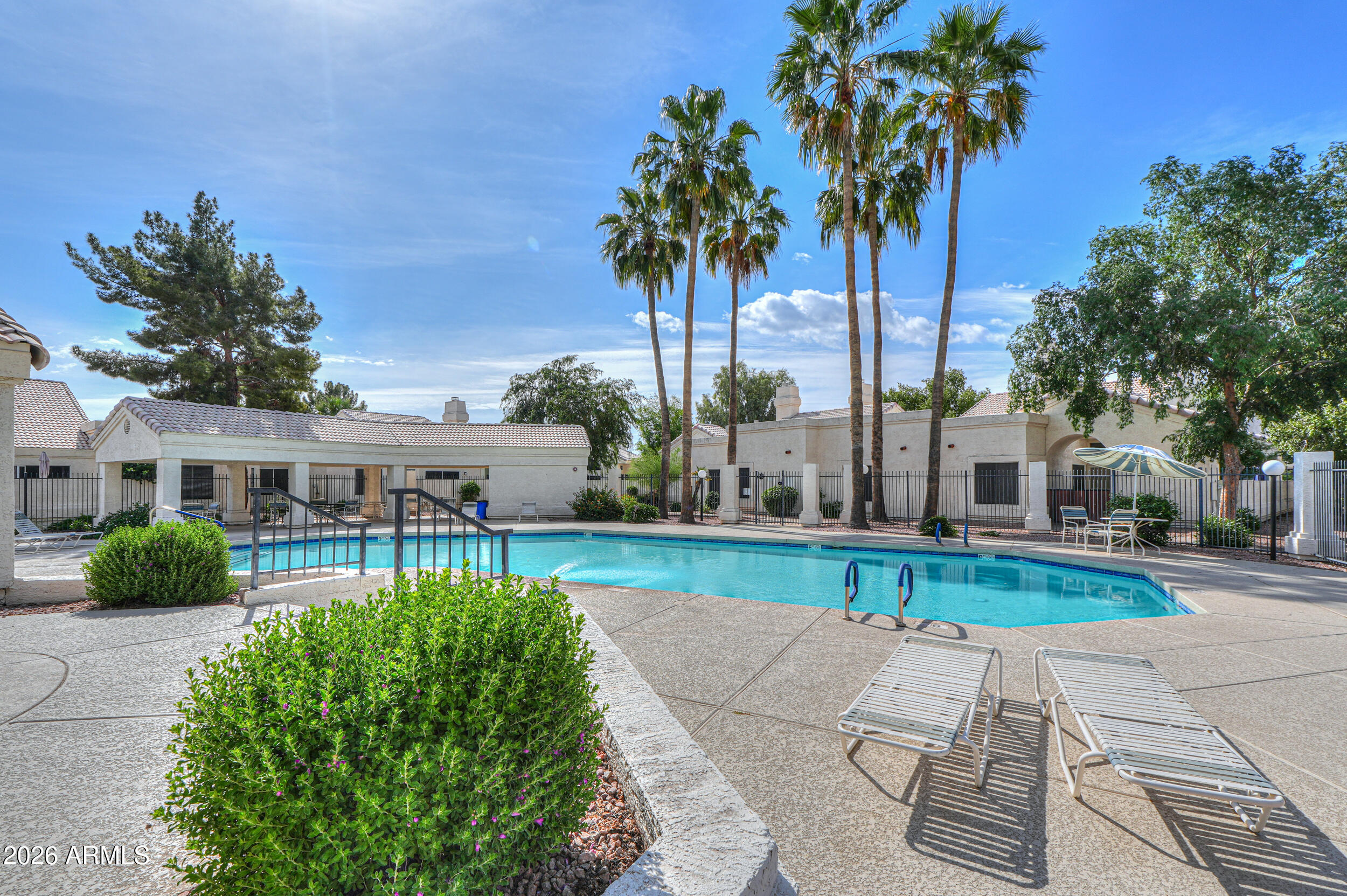 2100 W LEMON TREE Place 3