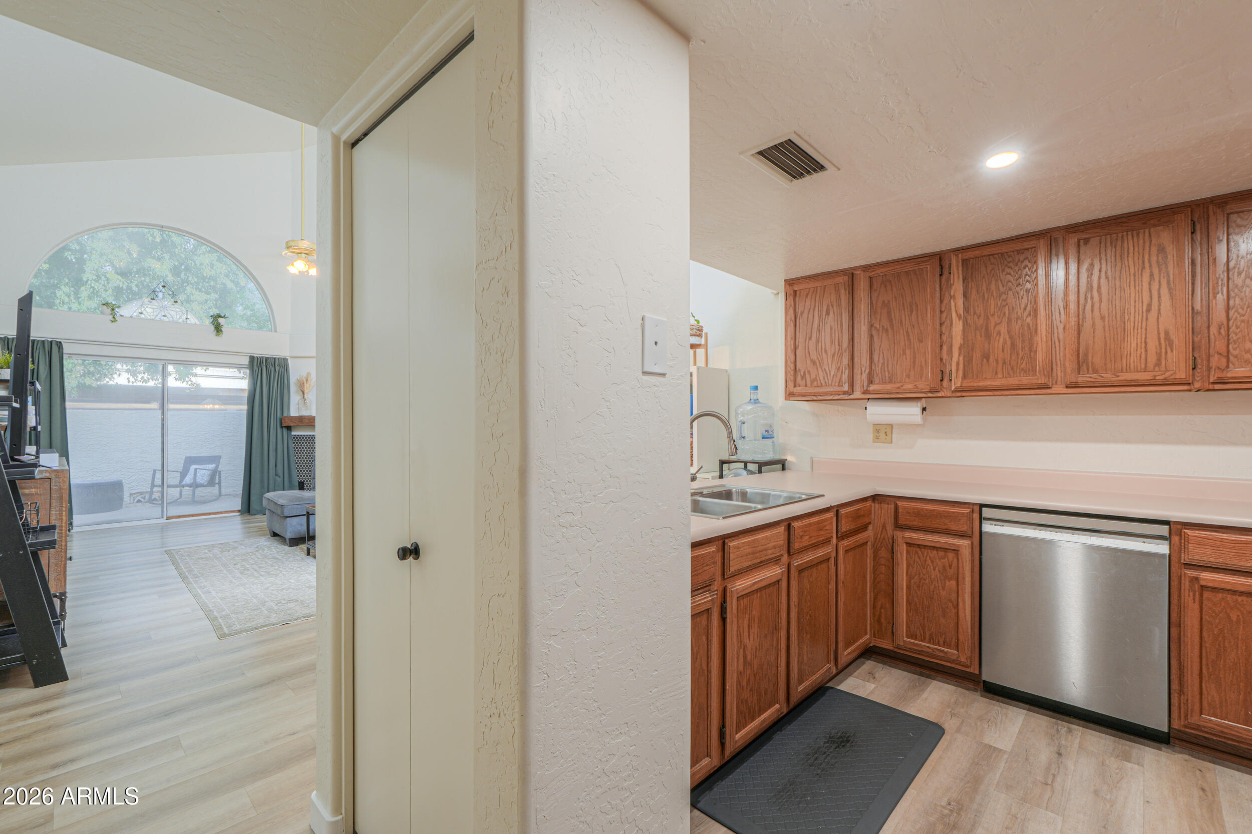 2100 W LEMON TREE Place 3