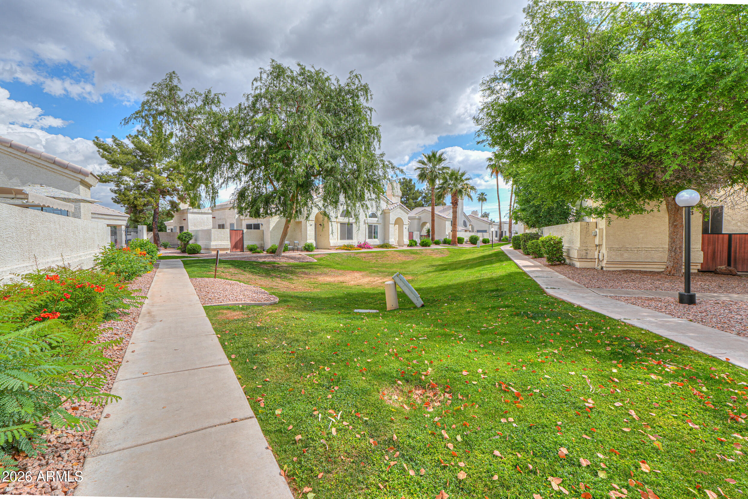 2100 W LEMON TREE Place 3