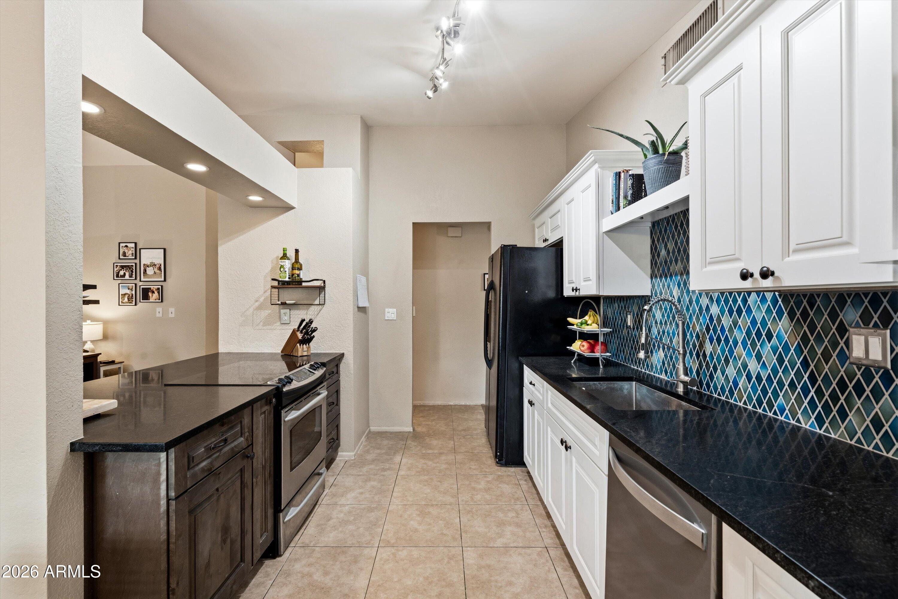 3133 E JOHN CABOT Drive