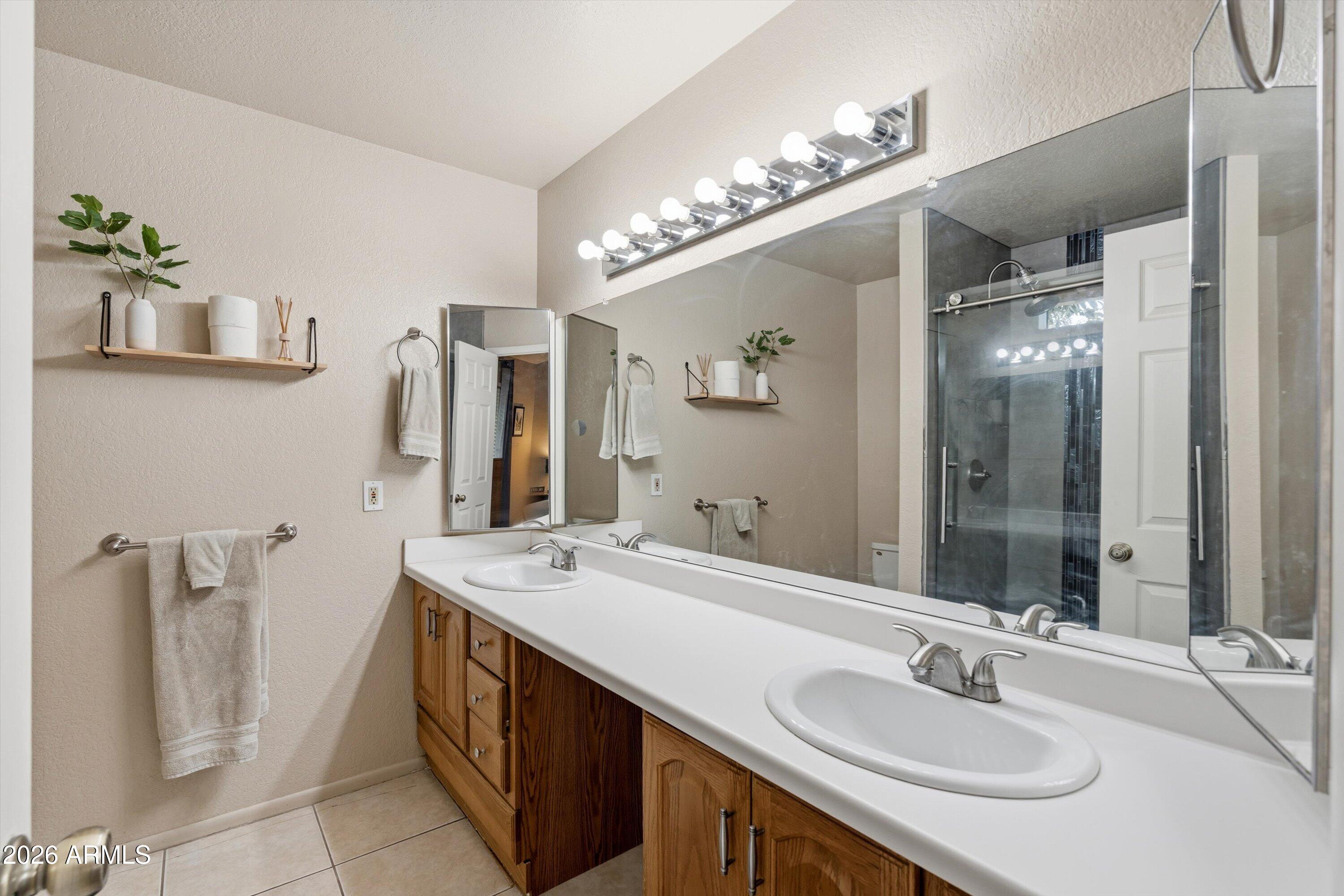 3133 E JOHN CABOT Drive