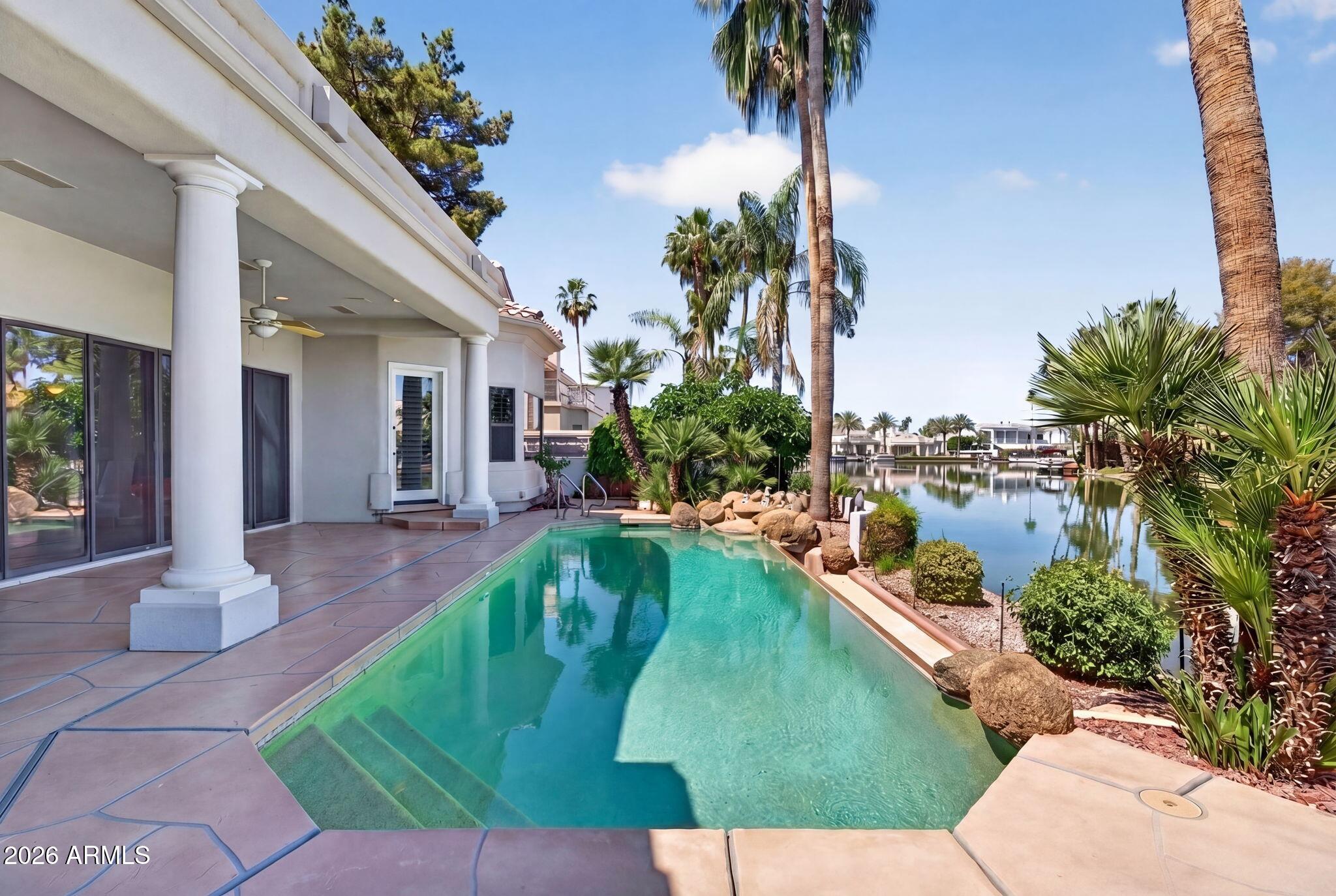 1318 E TREASURE COVE Drive