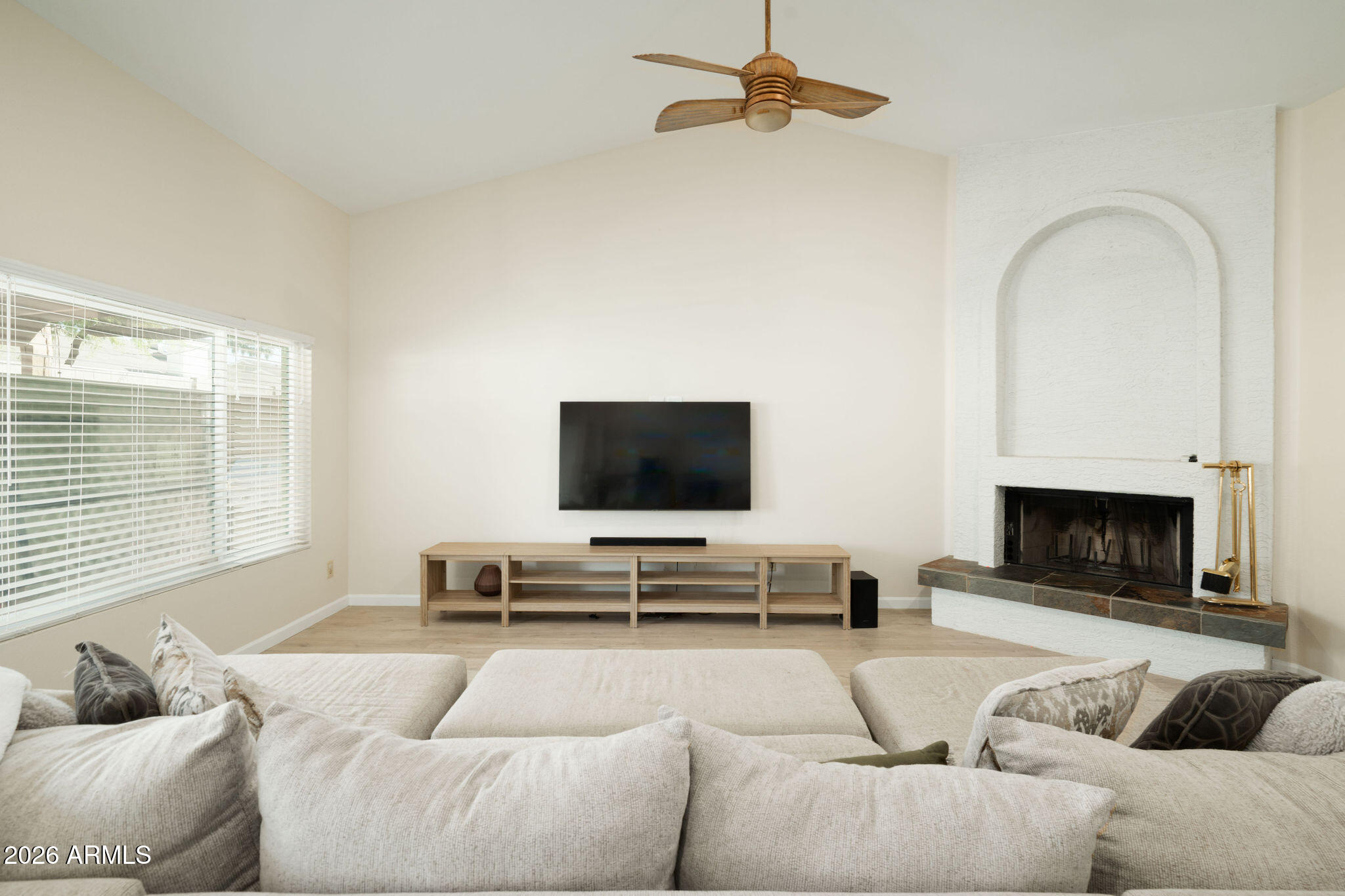4102 E SIESTA Lane