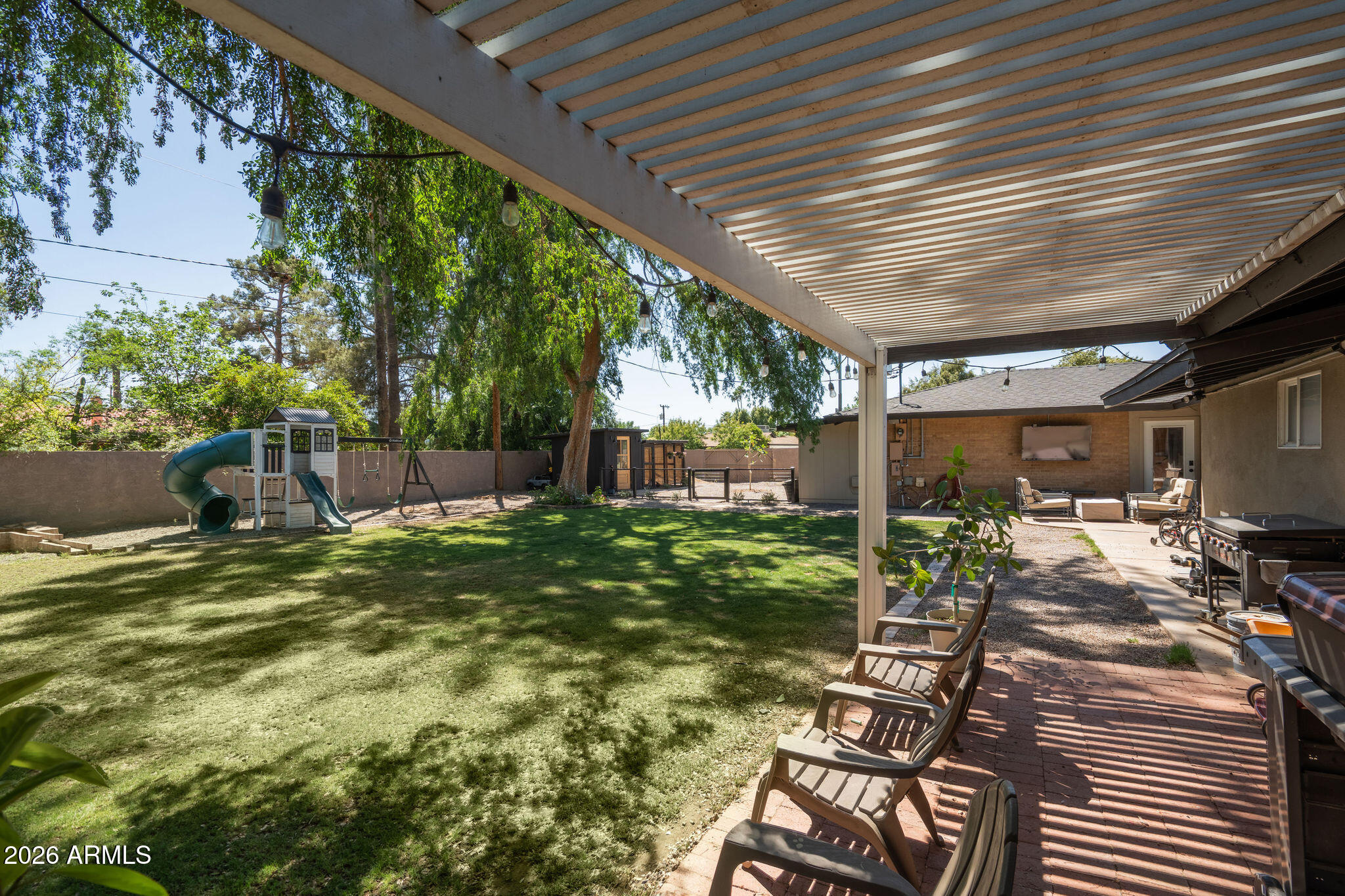 547 W ORANGEWOOD Avenue