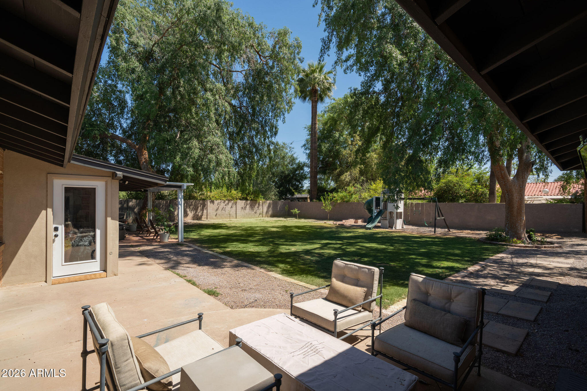 547 W ORANGEWOOD Avenue