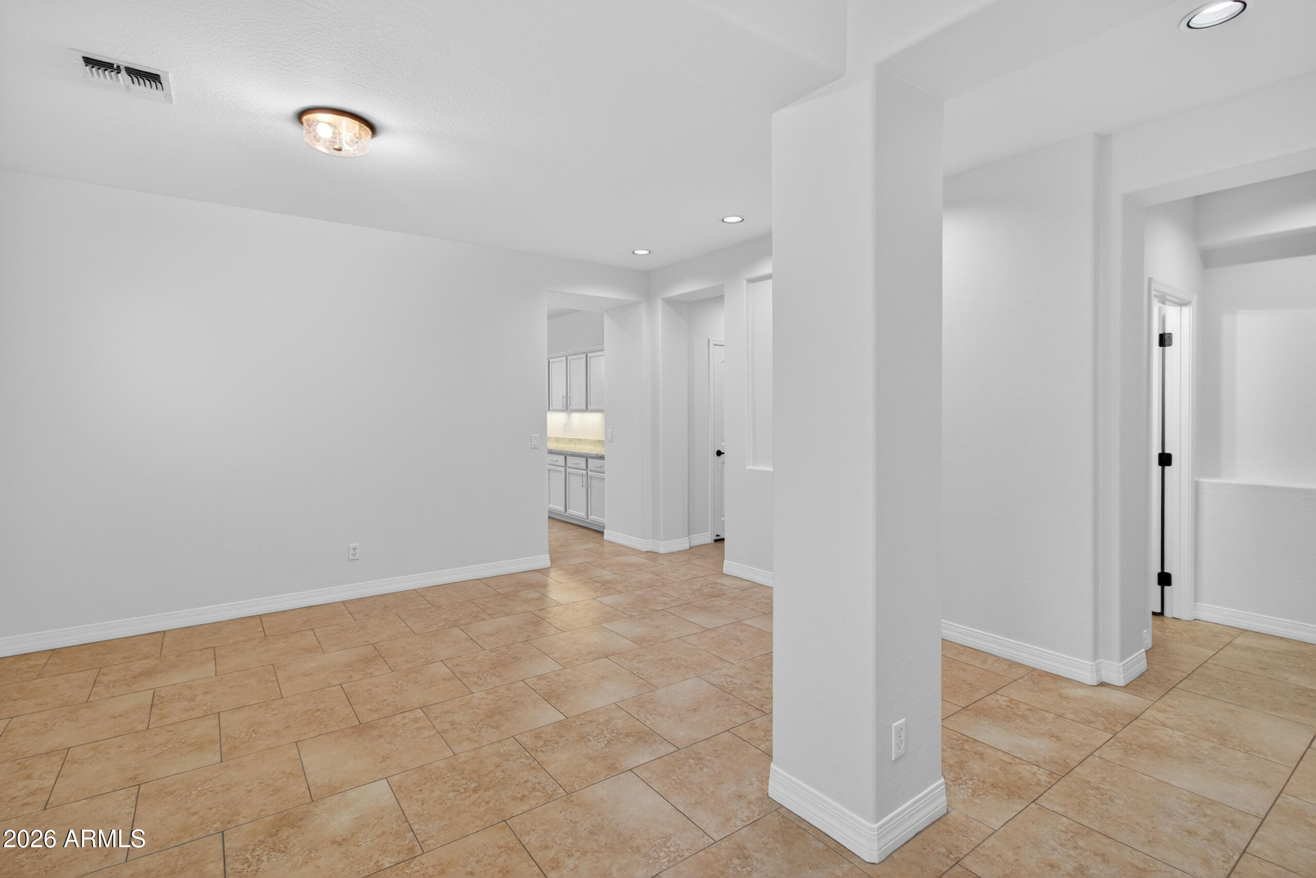 130 W HACKBERRY Drive
