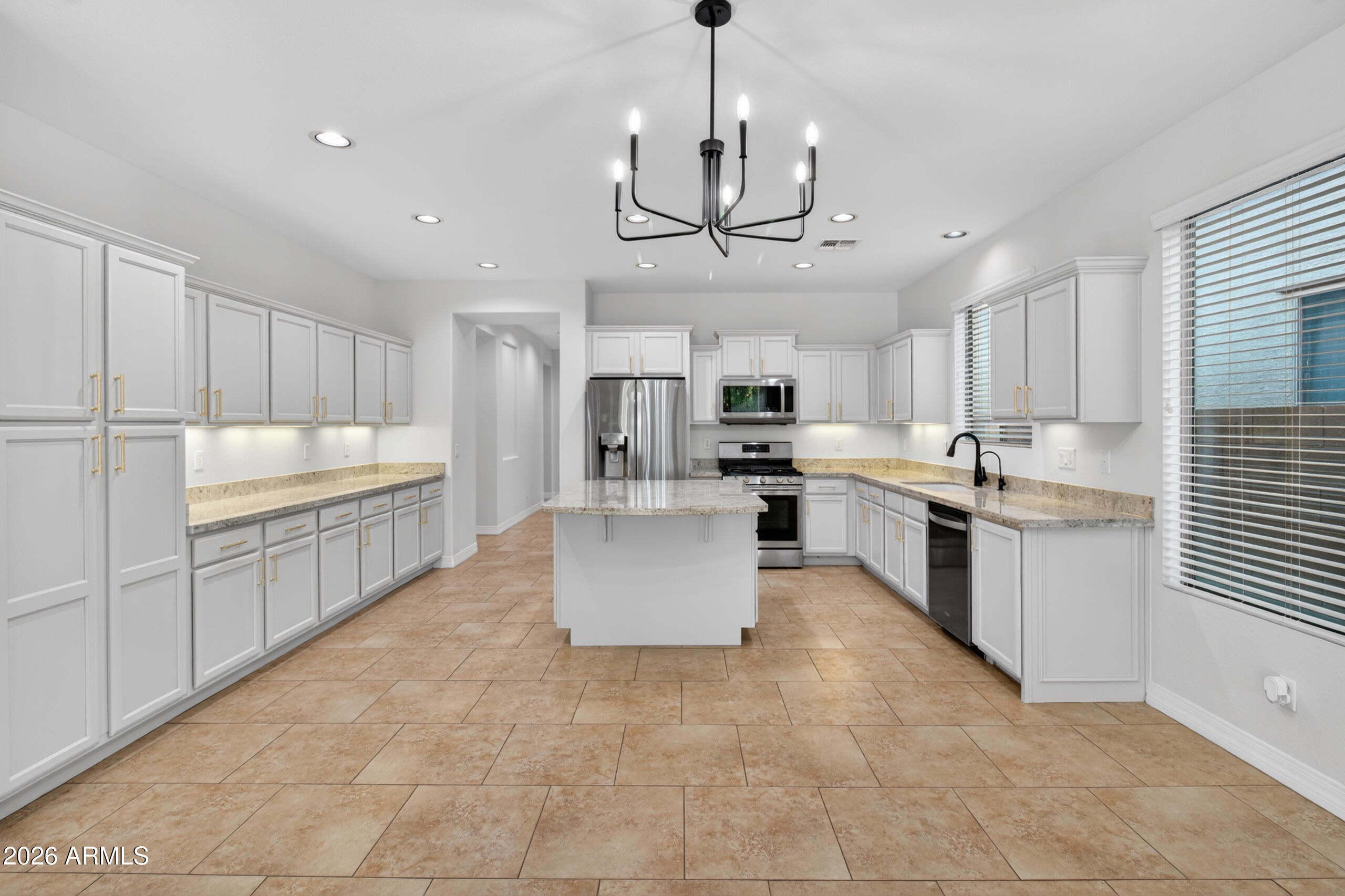 130 W HACKBERRY Drive
