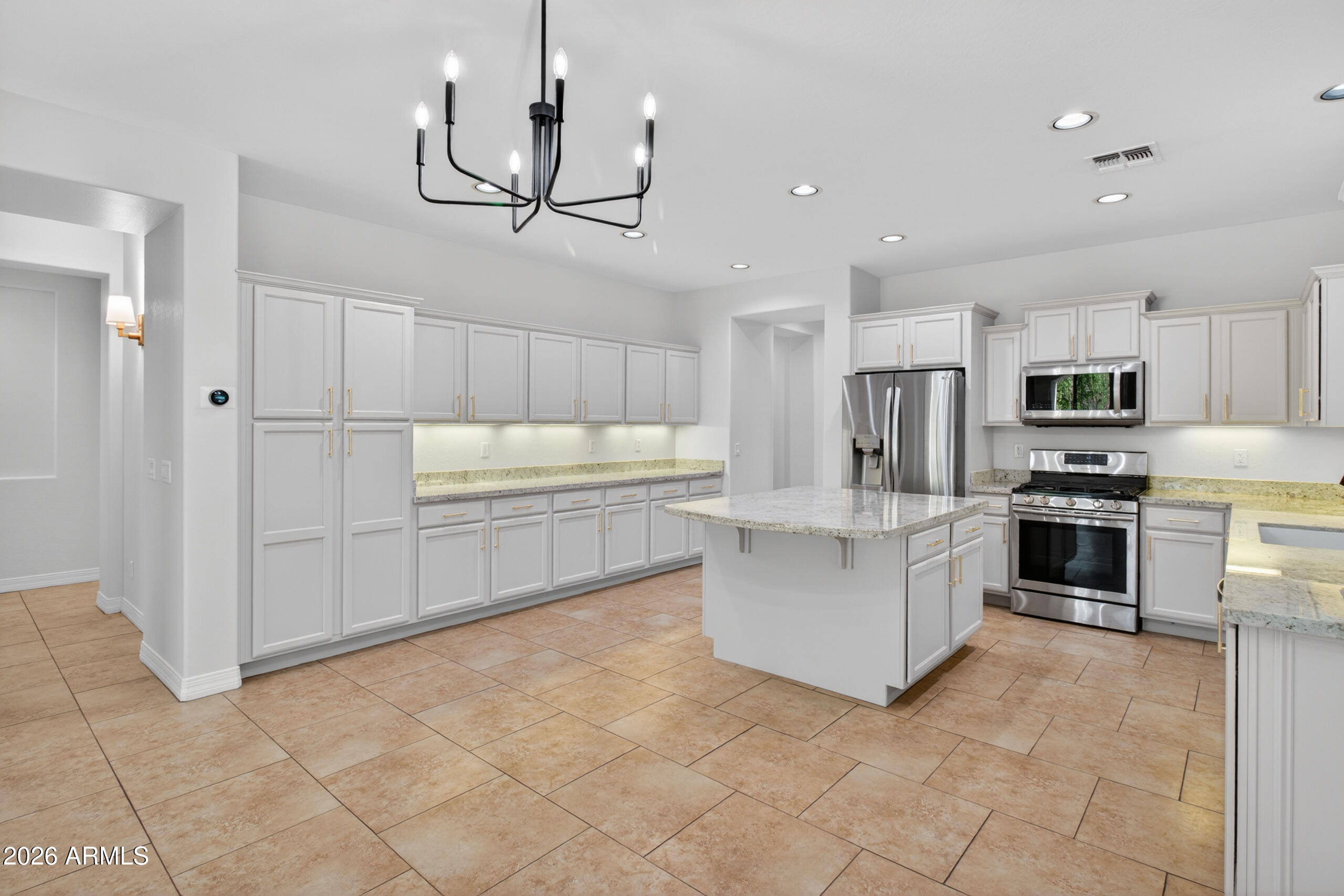 130 W HACKBERRY Drive