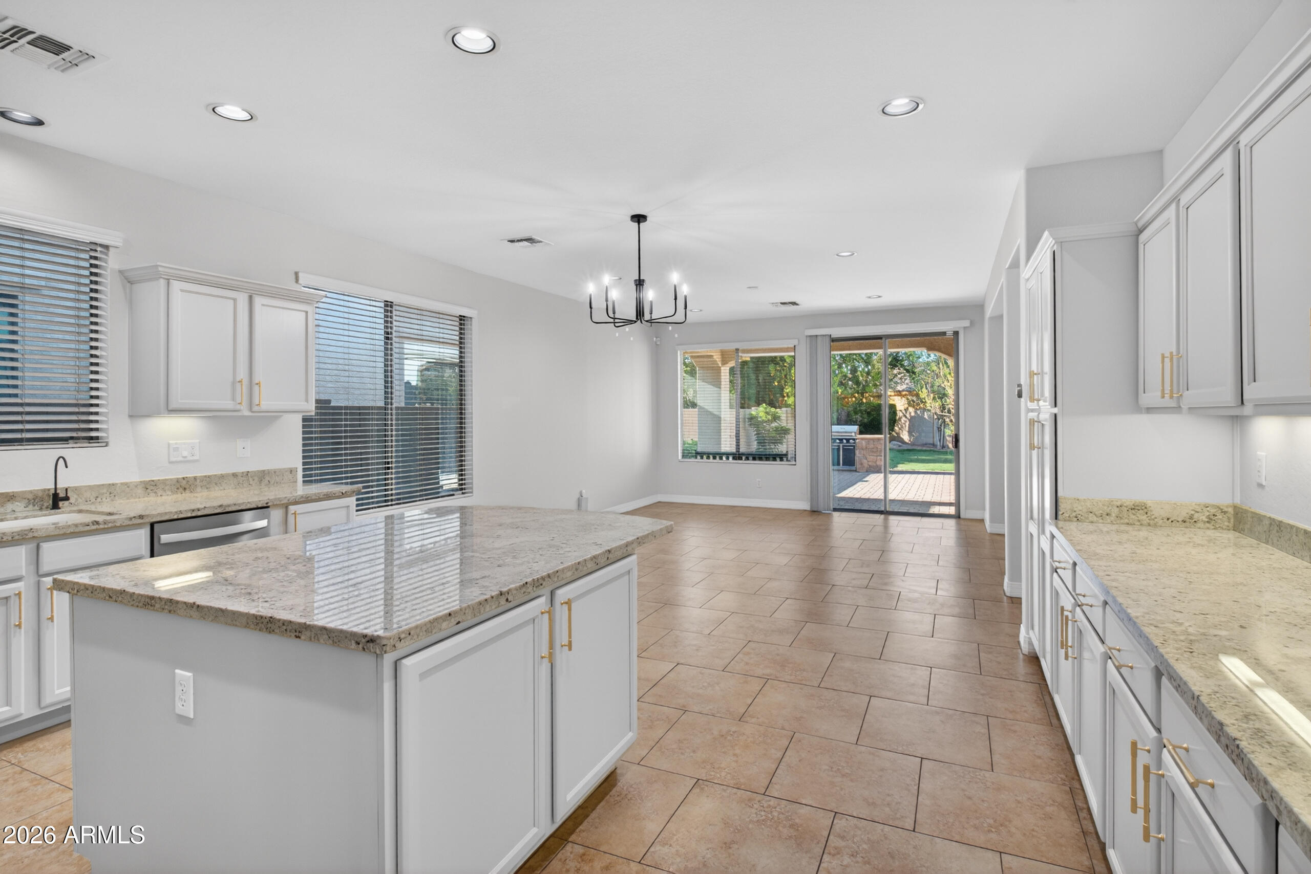 130 W HACKBERRY Drive