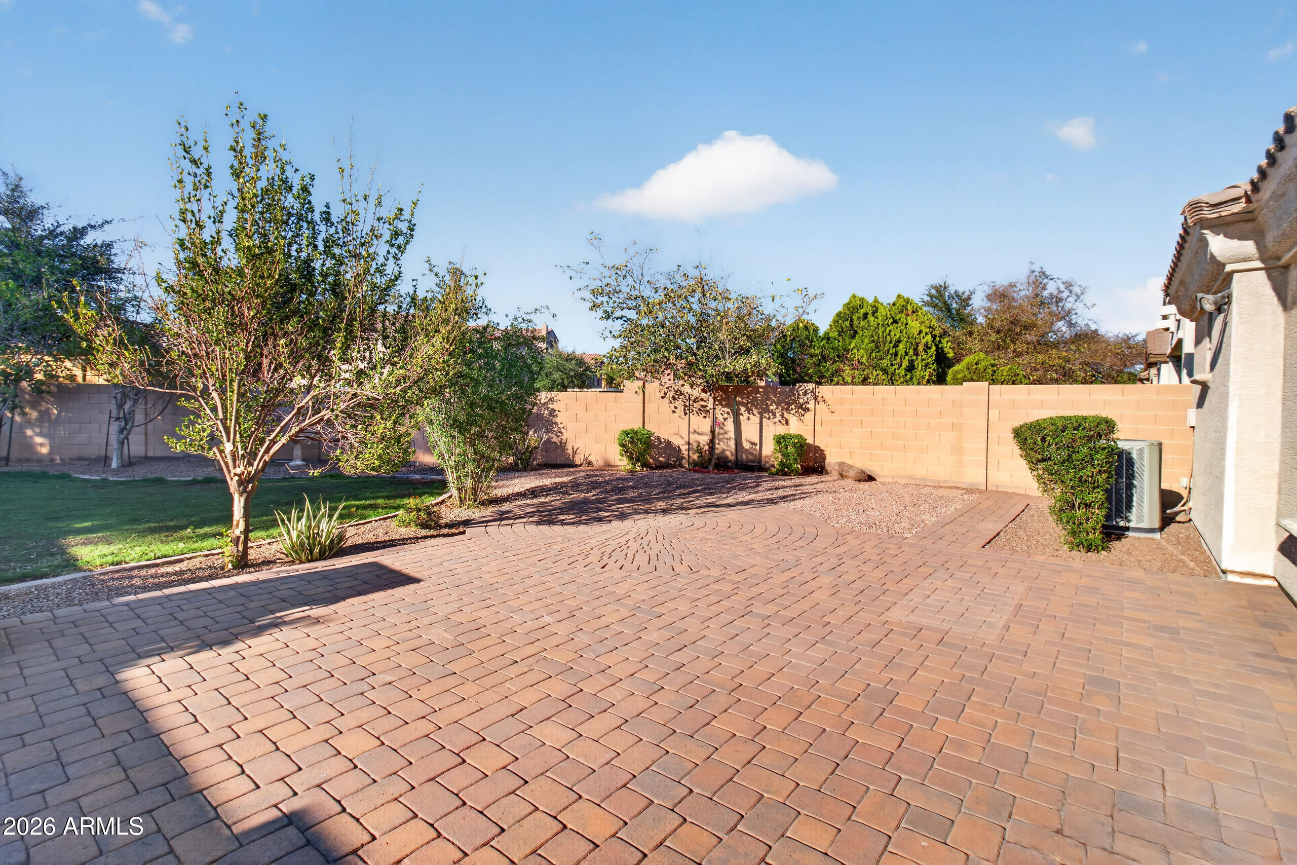 130 W HACKBERRY Drive