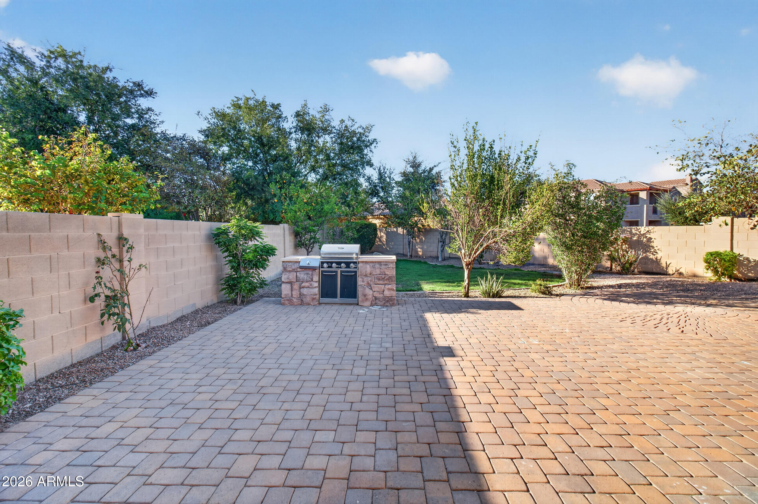 130 W HACKBERRY Drive