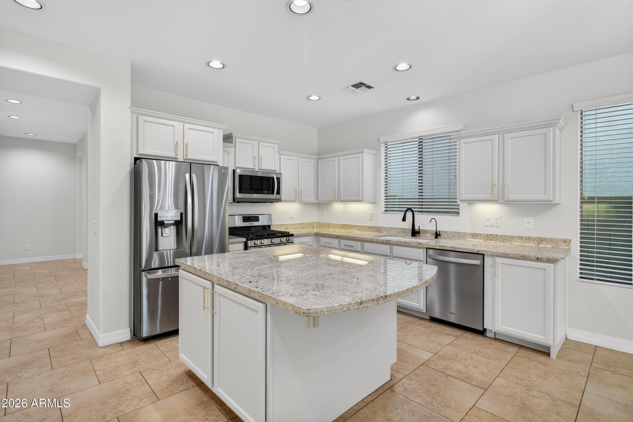 130 W HACKBERRY Drive