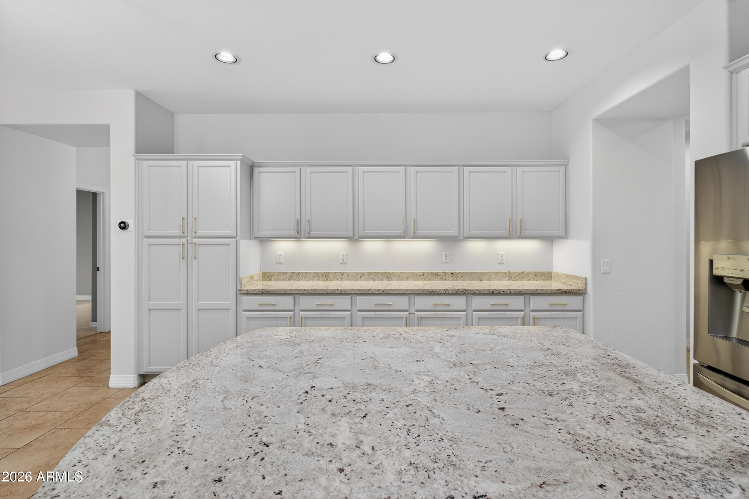 130 W HACKBERRY Drive