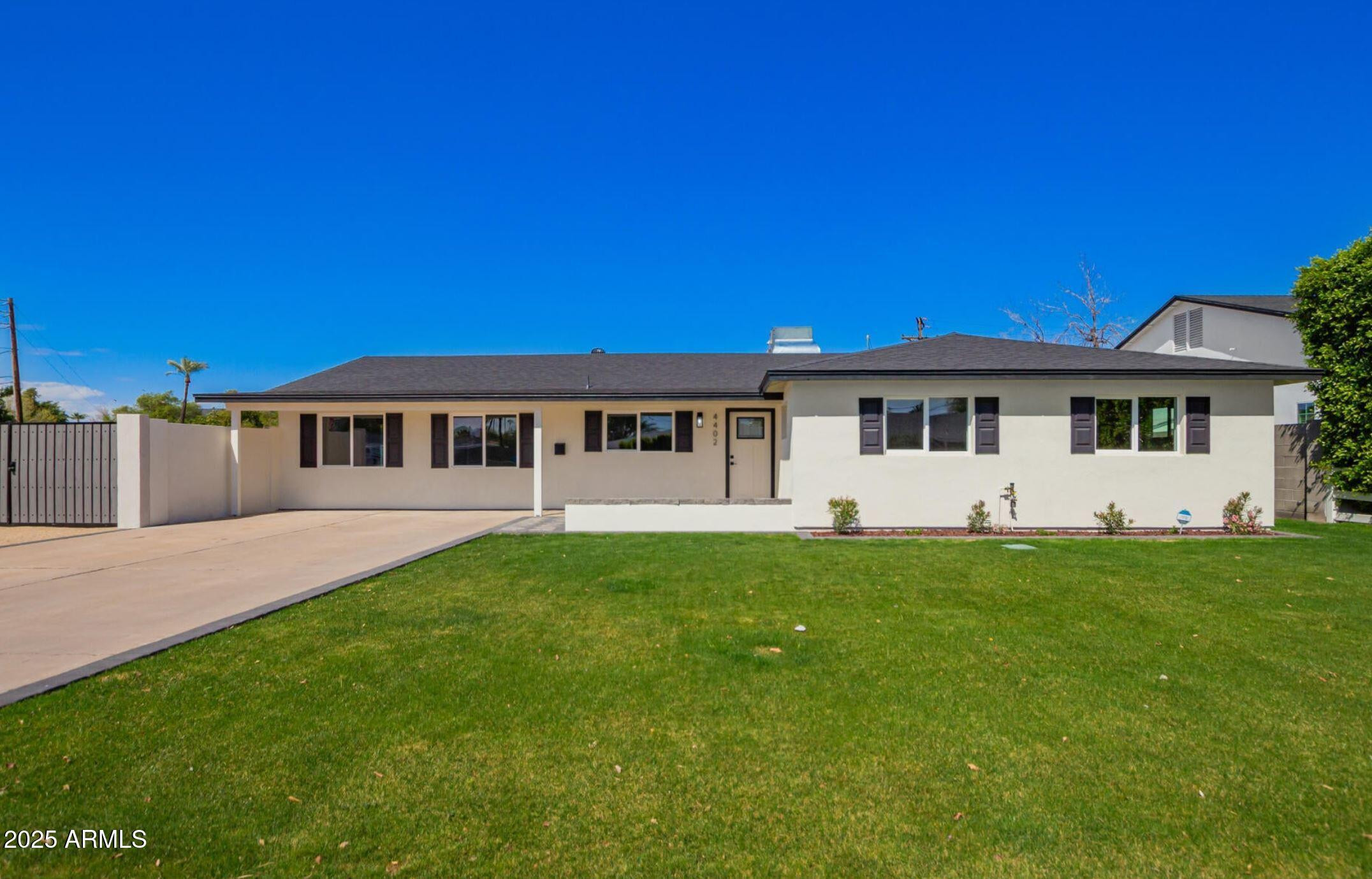 4402 E Mitchell Drive