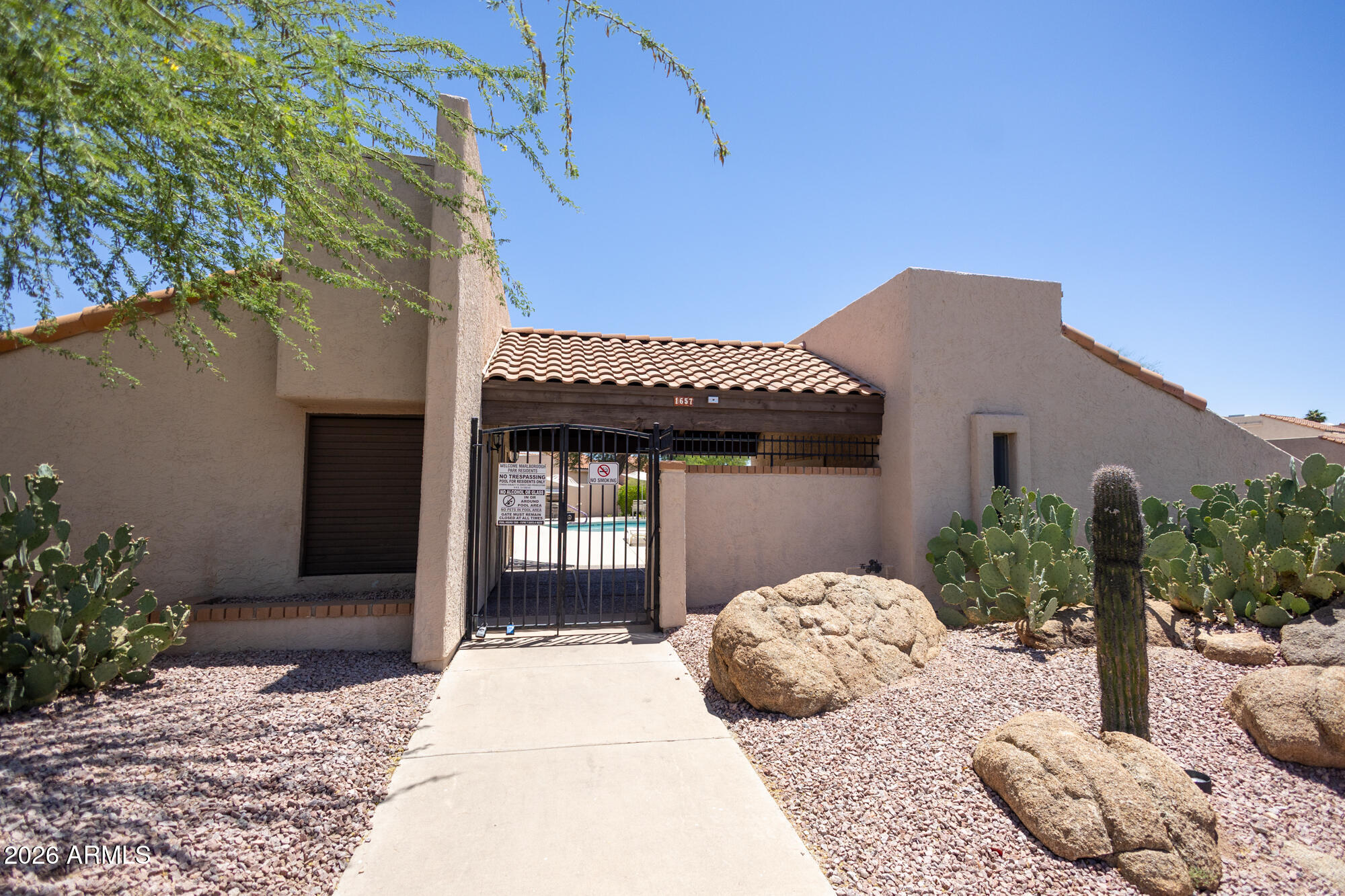 335 E BLUEBELL Lane