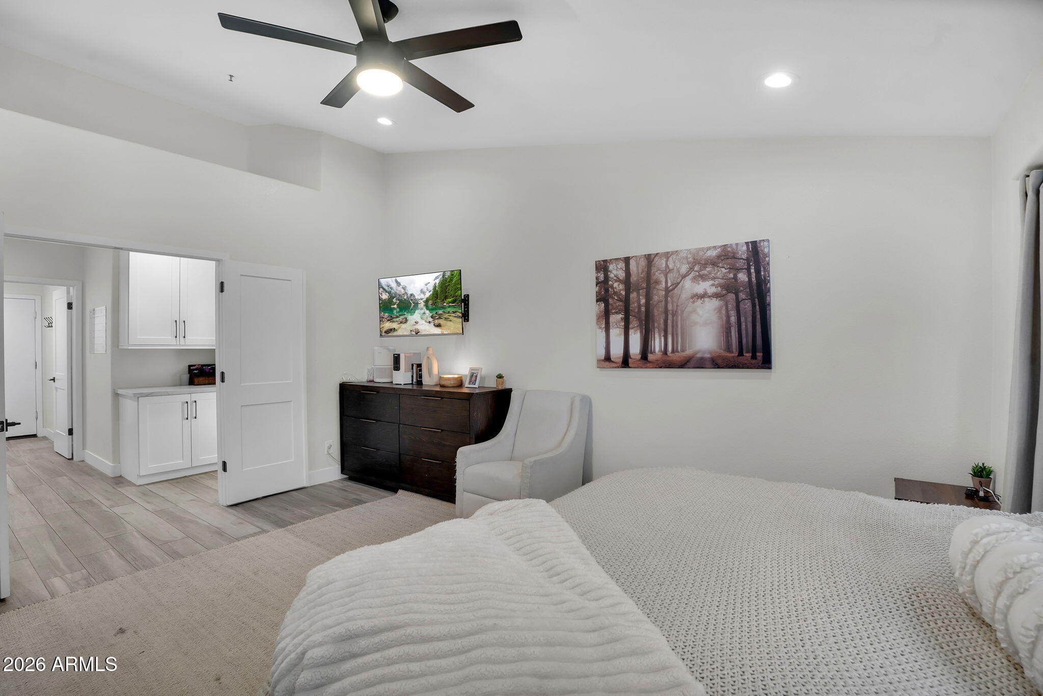 9410 E TOPEKA Drive