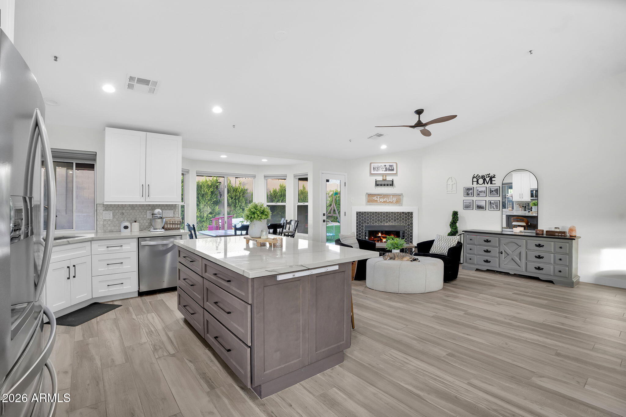 9410 E TOPEKA Drive