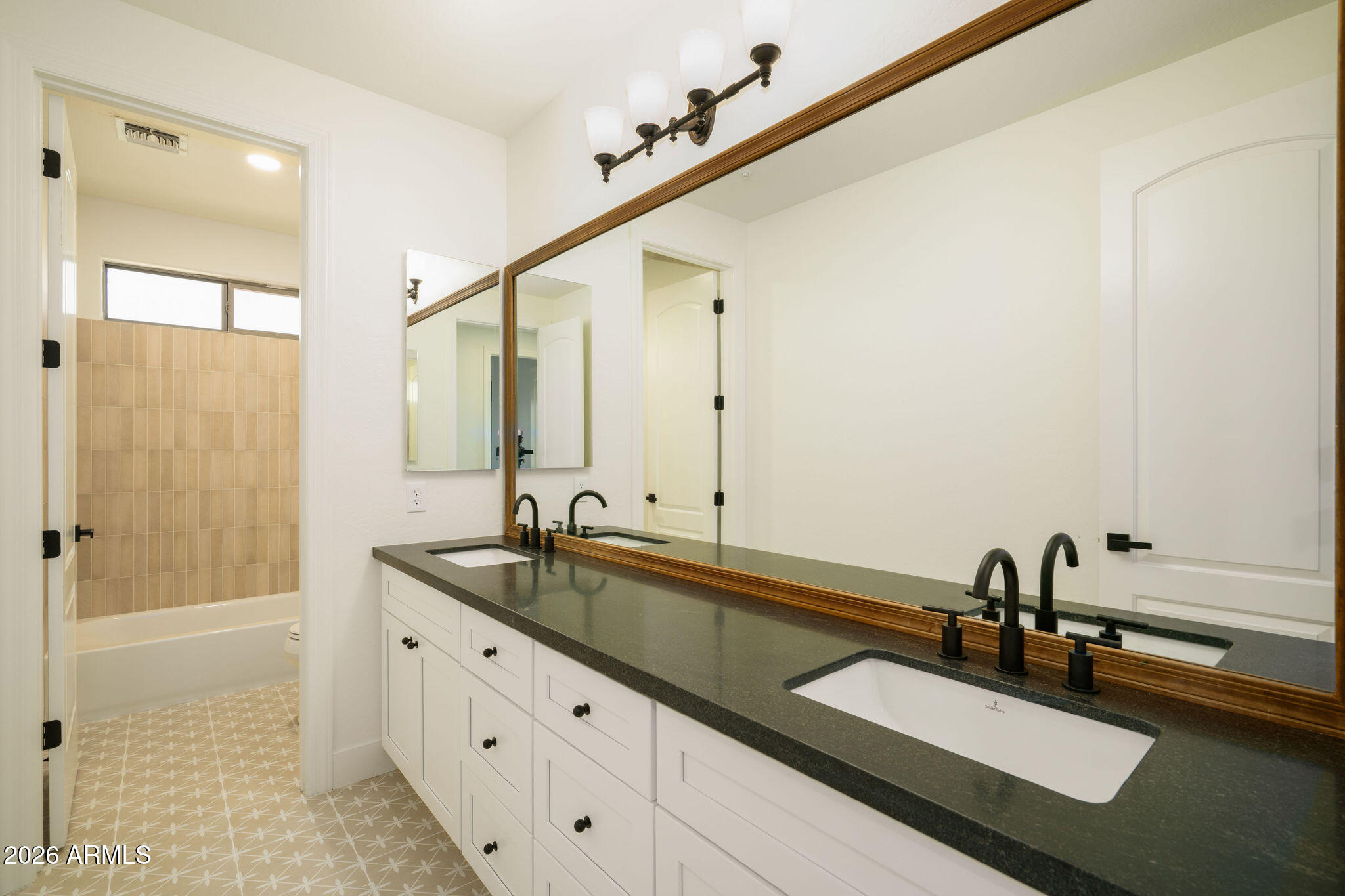 2514 W VIA SAVELLI